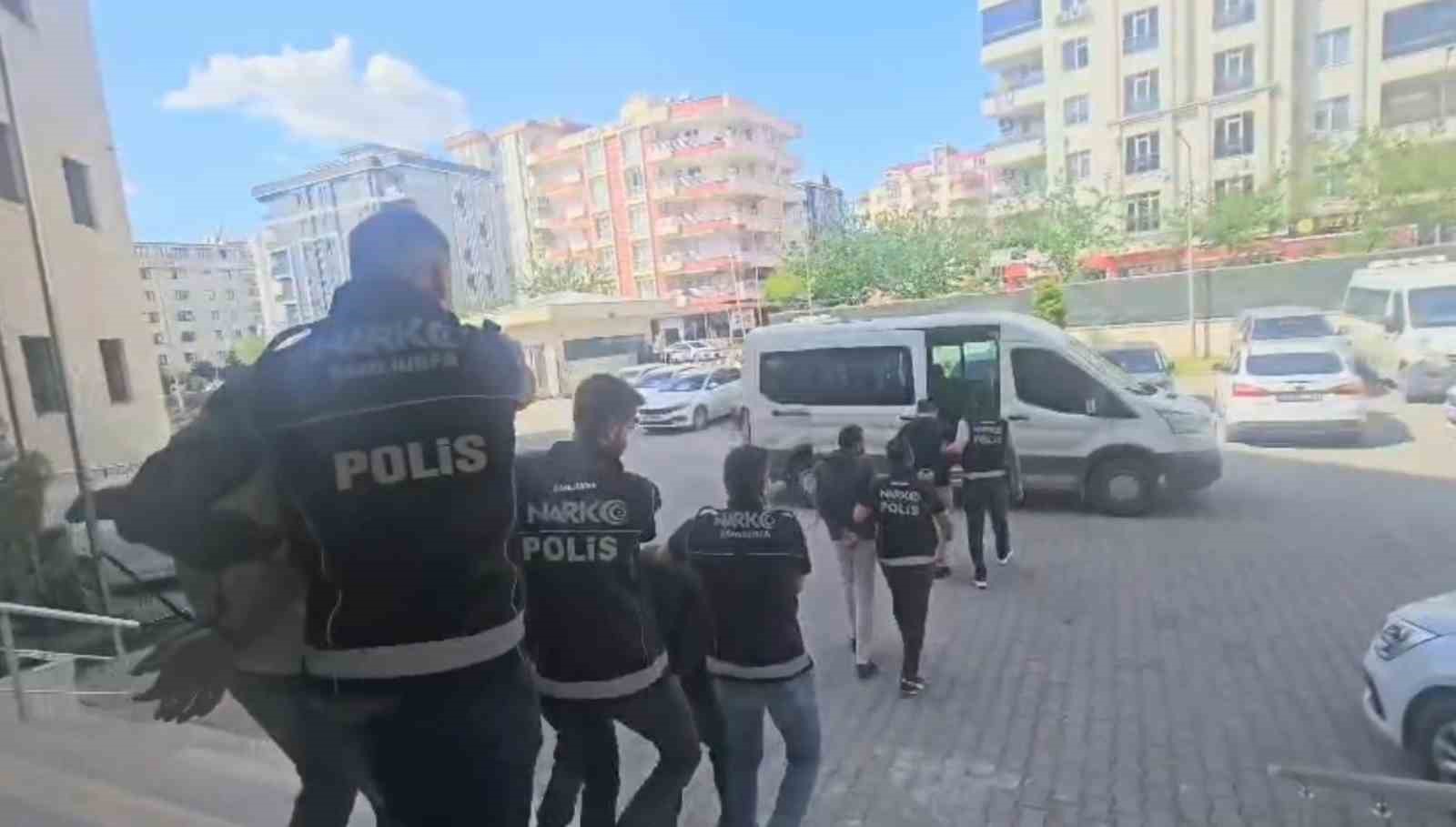 Şanlıurfa&rsquo;da narkotik operasyonu: 13 tutuklama
