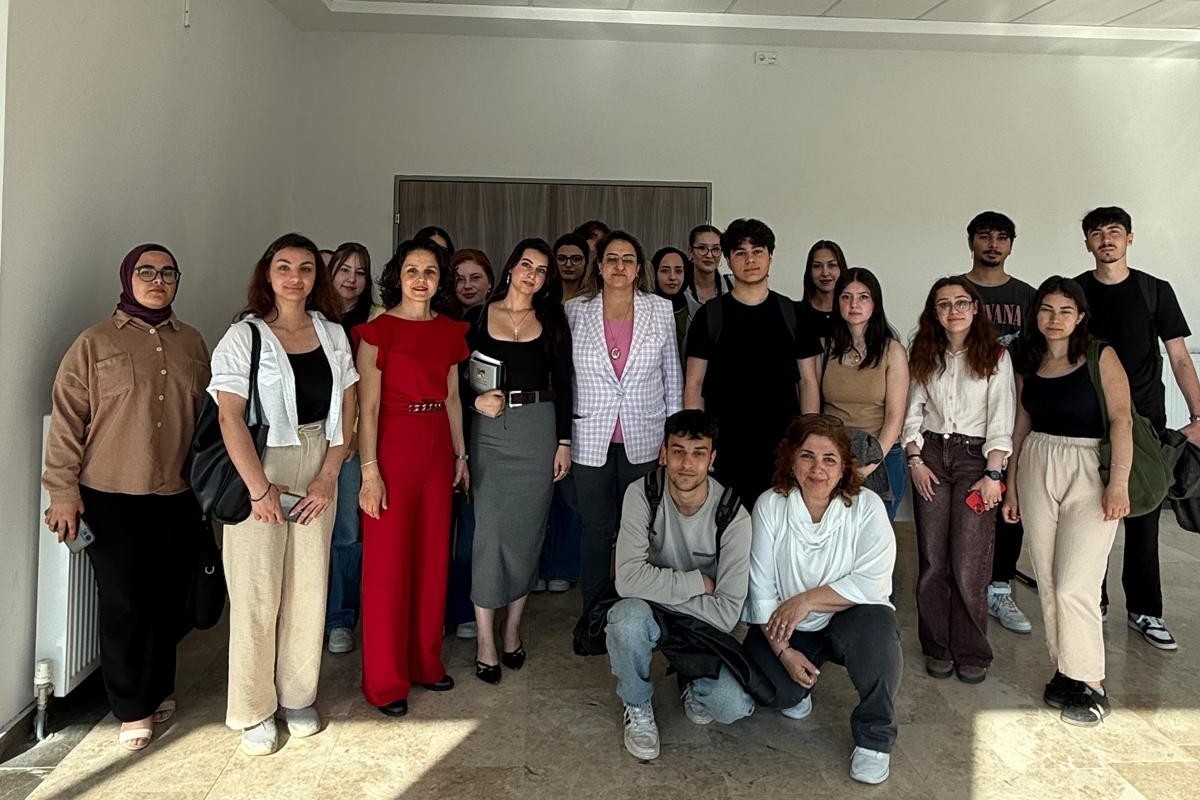 &Uuml;niversite &ouml;ğrencilerinden "Anadolu Halk K&uuml;lt&uuml;r&uuml;nde Rit&uuml;eller" sergisi
