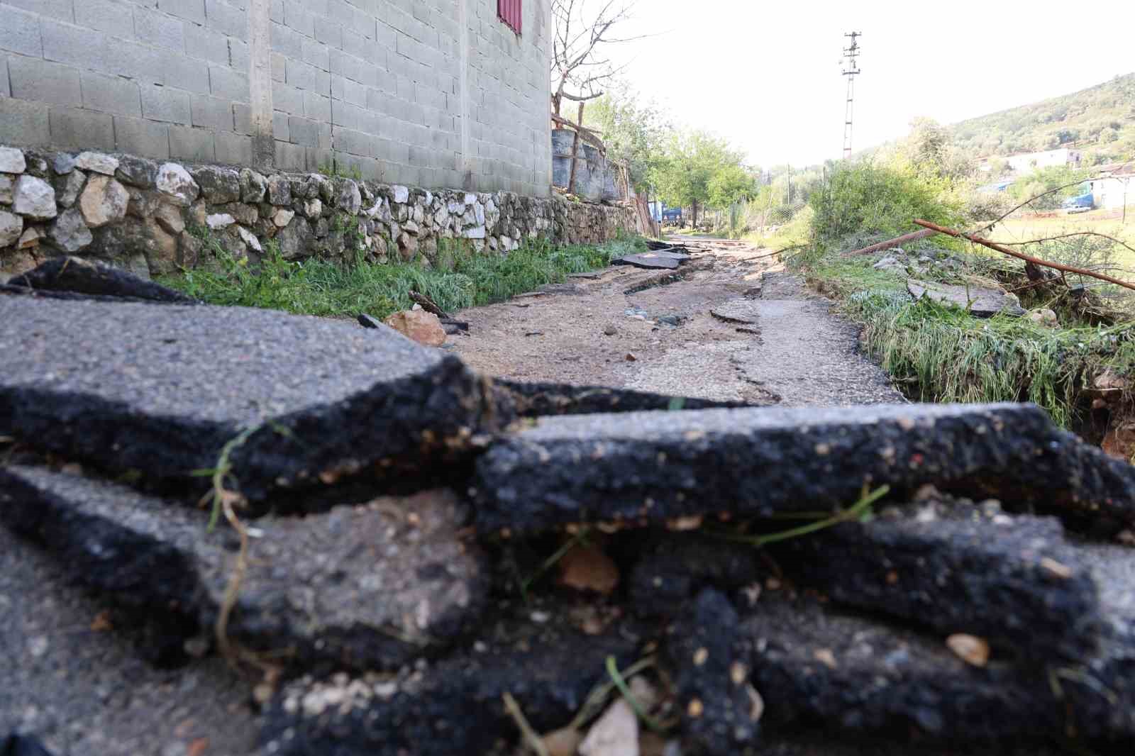 Kozan&rsquo;da selin izleri havadan g&ouml;r&uuml;nt&uuml;lendi
