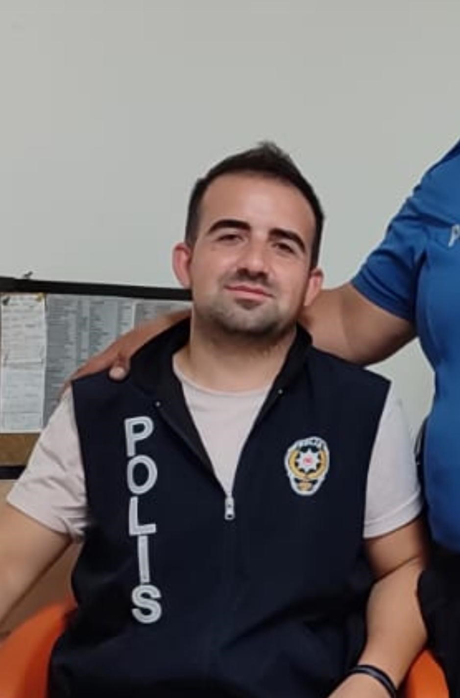 Şehit Polis Serkan Hızlı, İzmir&rsquo;den dualarla uğurlandı
