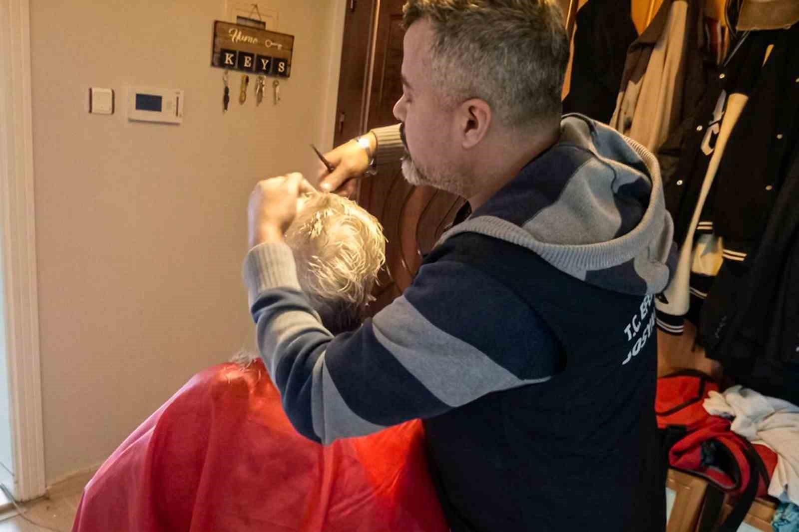 Efeler Belediyesi&rsquo;nden yaşlı ve bakıma muhta&ccedil;lara destek
