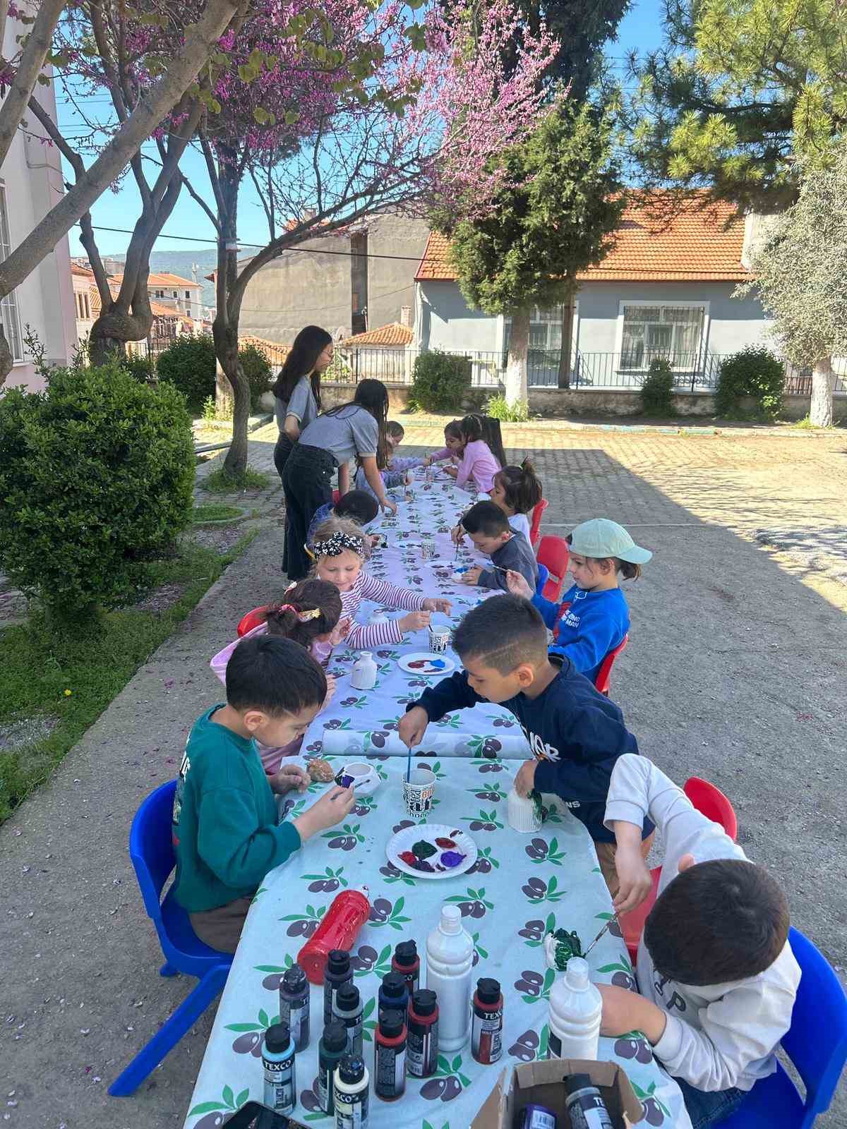 Menteşe&rsquo;de g&ouml;n&uuml;ll&uuml; gen&ccedil;lerden &ouml;rnek etkinlik
