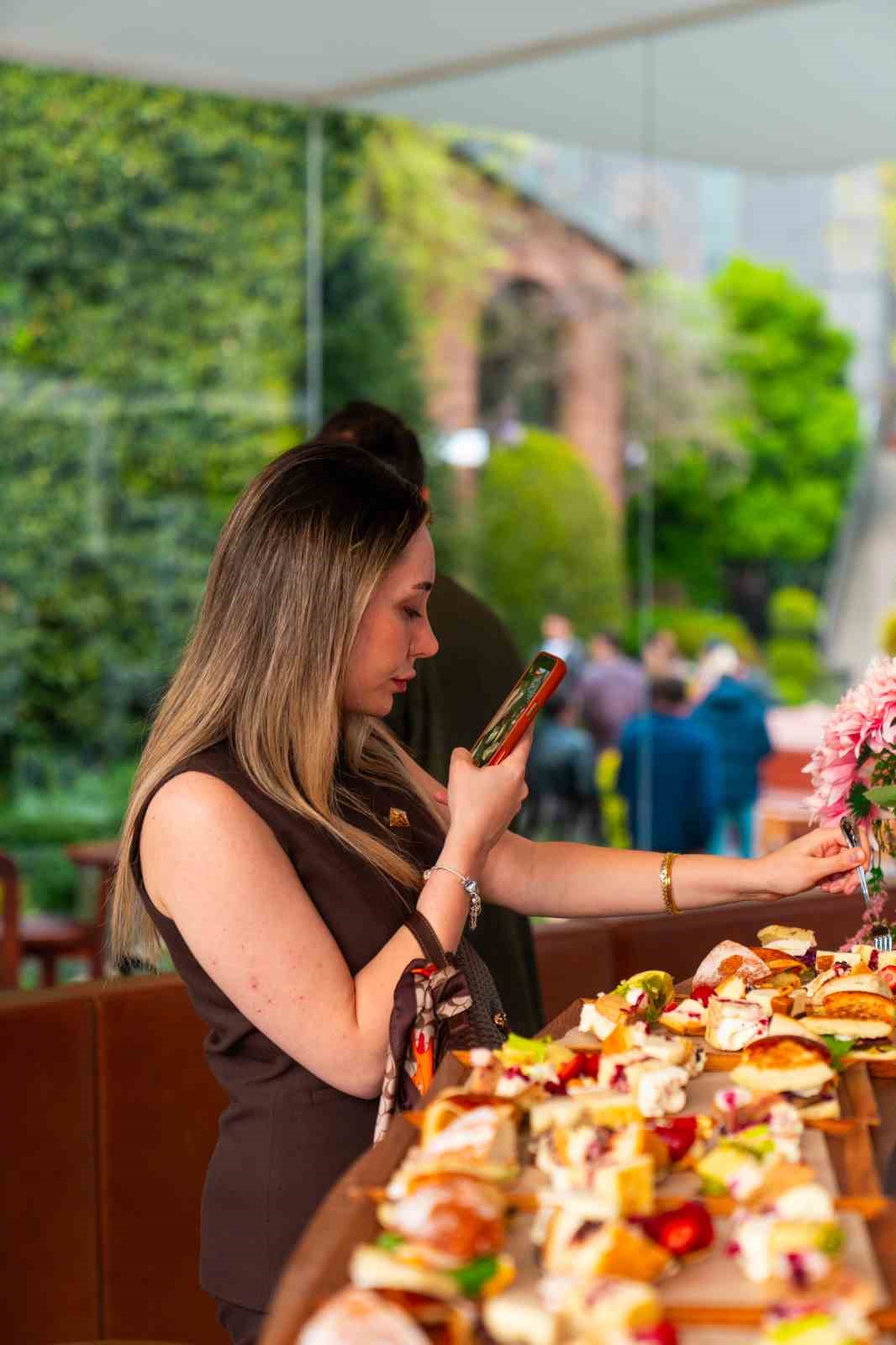 Espressolab yaz men&uuml;s&uuml;n&uuml; ve Avrupa&rsquo;daki yeni mağazasını duyurdu
