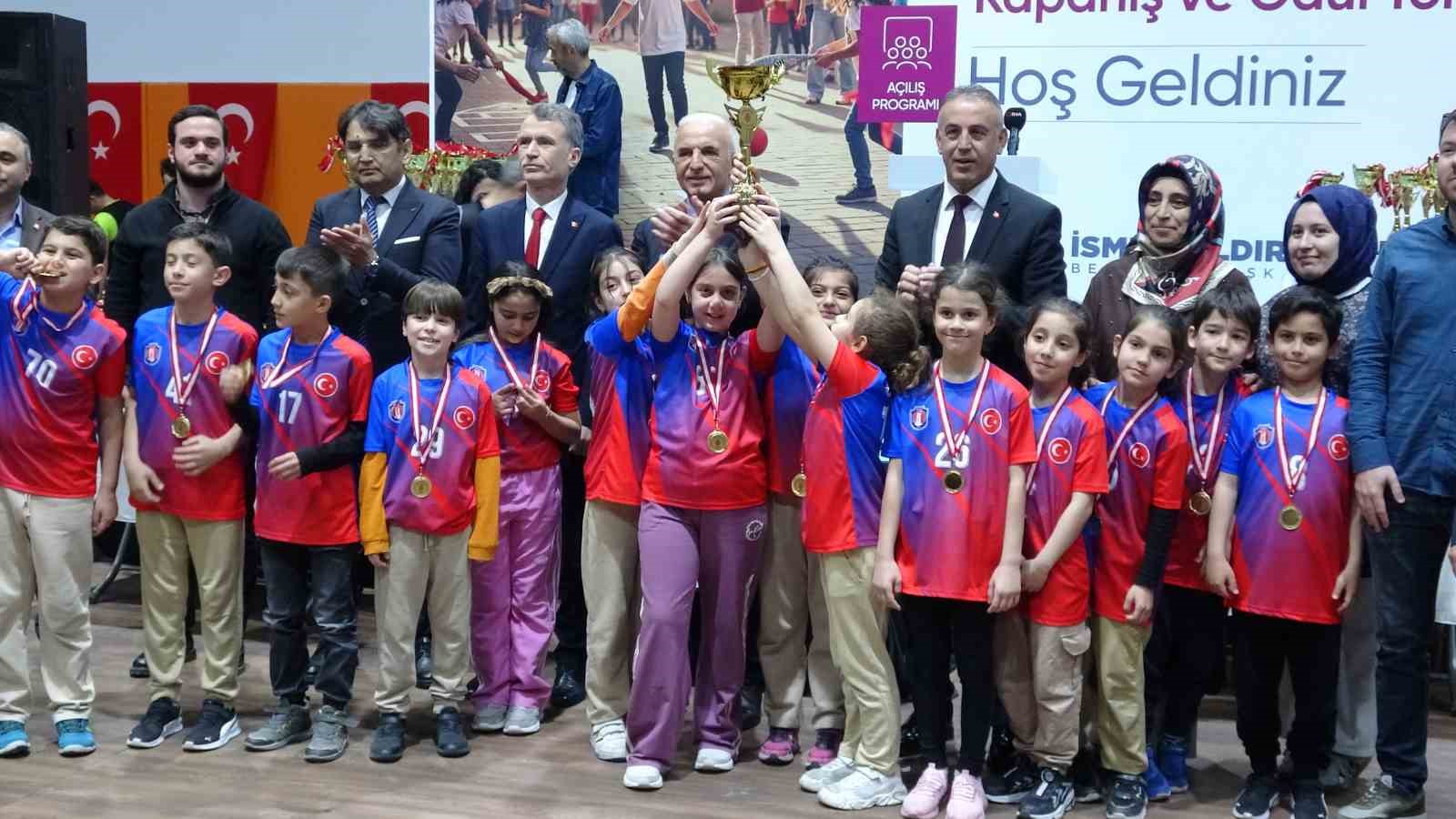 &Uuml;mraniye&rsquo;de Geleneksel &Ccedil;ocuk Oyunları ve fiziksel etkinlikler tamamlandı
