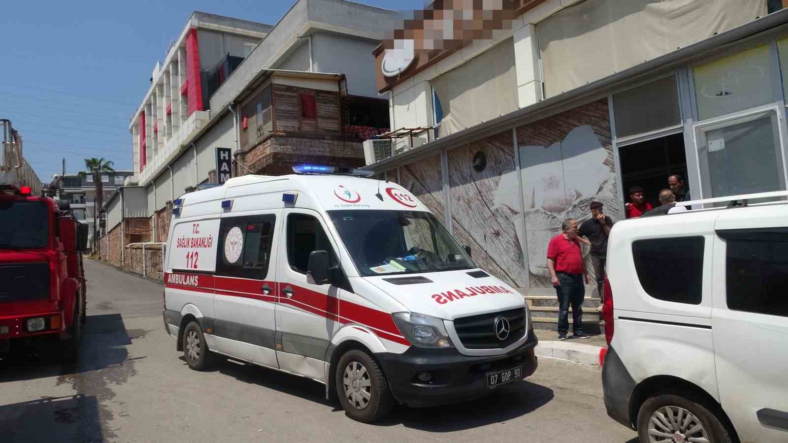 Antalya&rsquo;da baklava ve lokum &uuml;retim tesisinde kazan patladı: 1 yaralı
