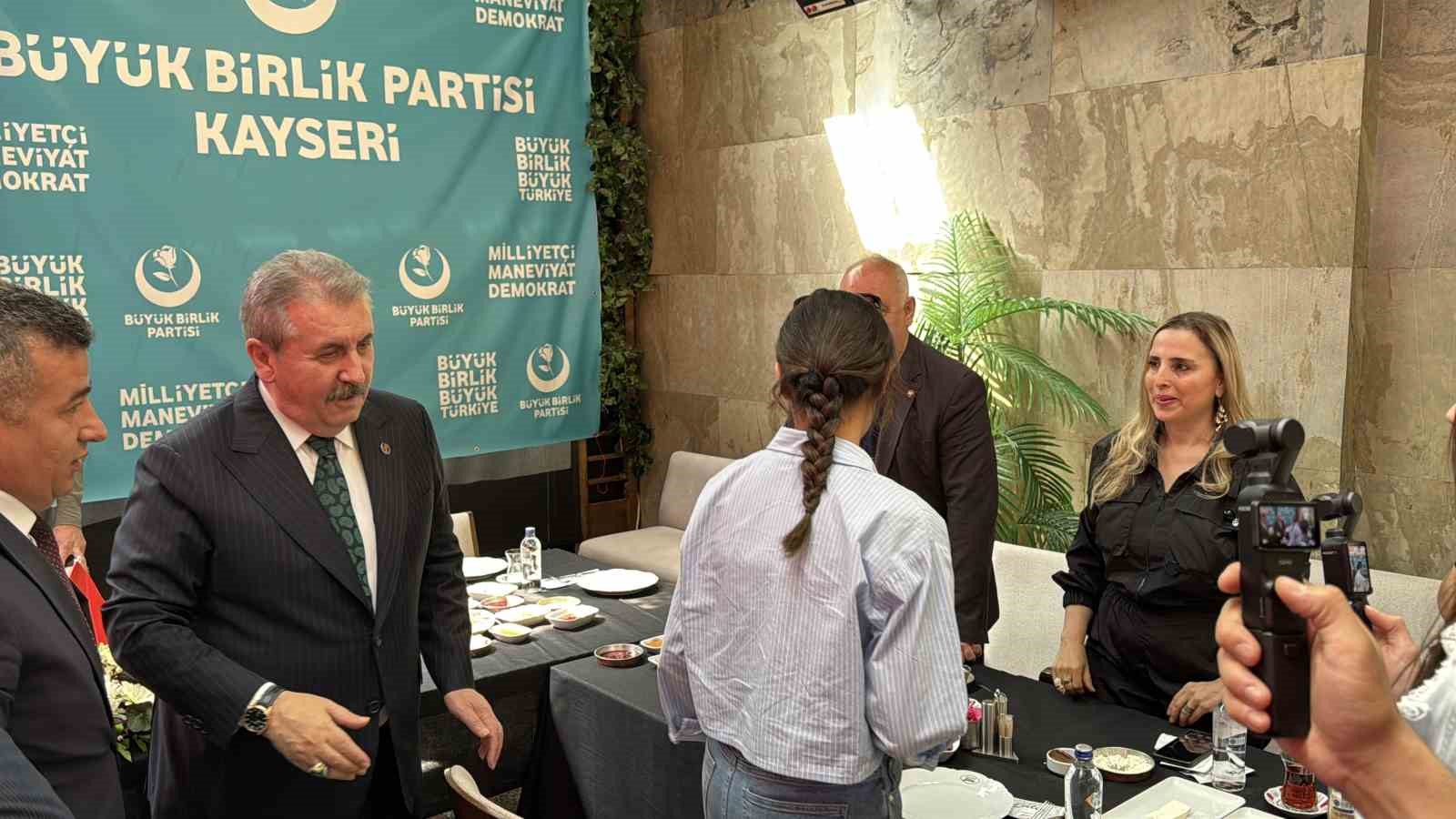 BBP Genel Başkanı Destici: "Cumhurbaşkanımızın erken se&ccedil;imle tekrar aday olması sağlanmalıdır"
