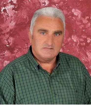 Emekli polis devrilen trakt&ouml;r&uuml;n altında can verdi
