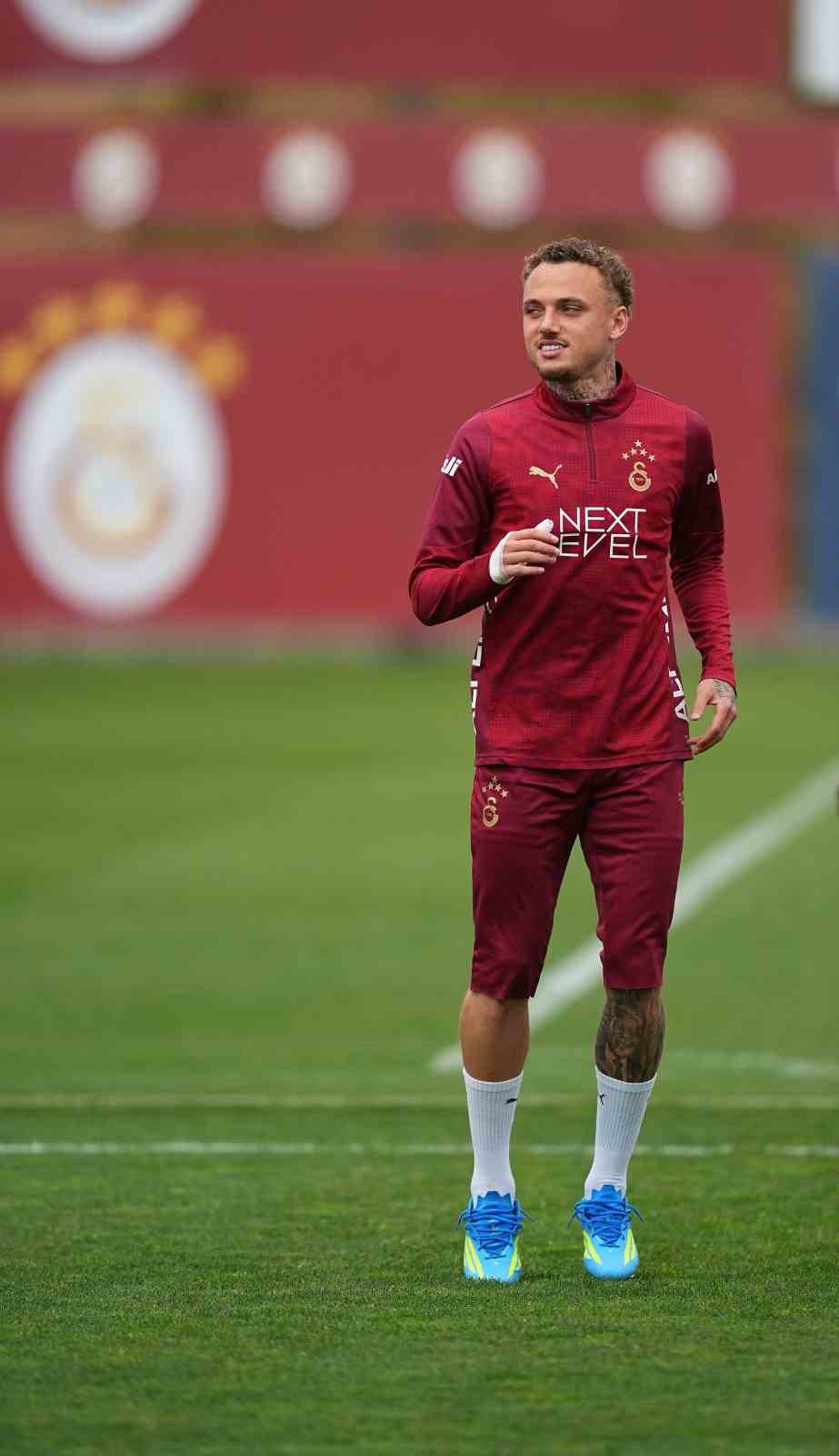 Galatasaray, Samsunspor ma&ccedil;ı hazırlıklarını s&uuml;rd&uuml;rd&uuml;
