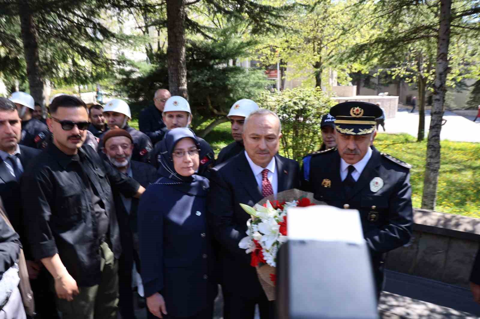 Emniyet Genel M&uuml;d&uuml;rl&uuml;ğ&uuml;&rsquo;ne atanan Vali Fidan i&ccedil;in uğurlama t&ouml;reni d&uuml;zenlendi
