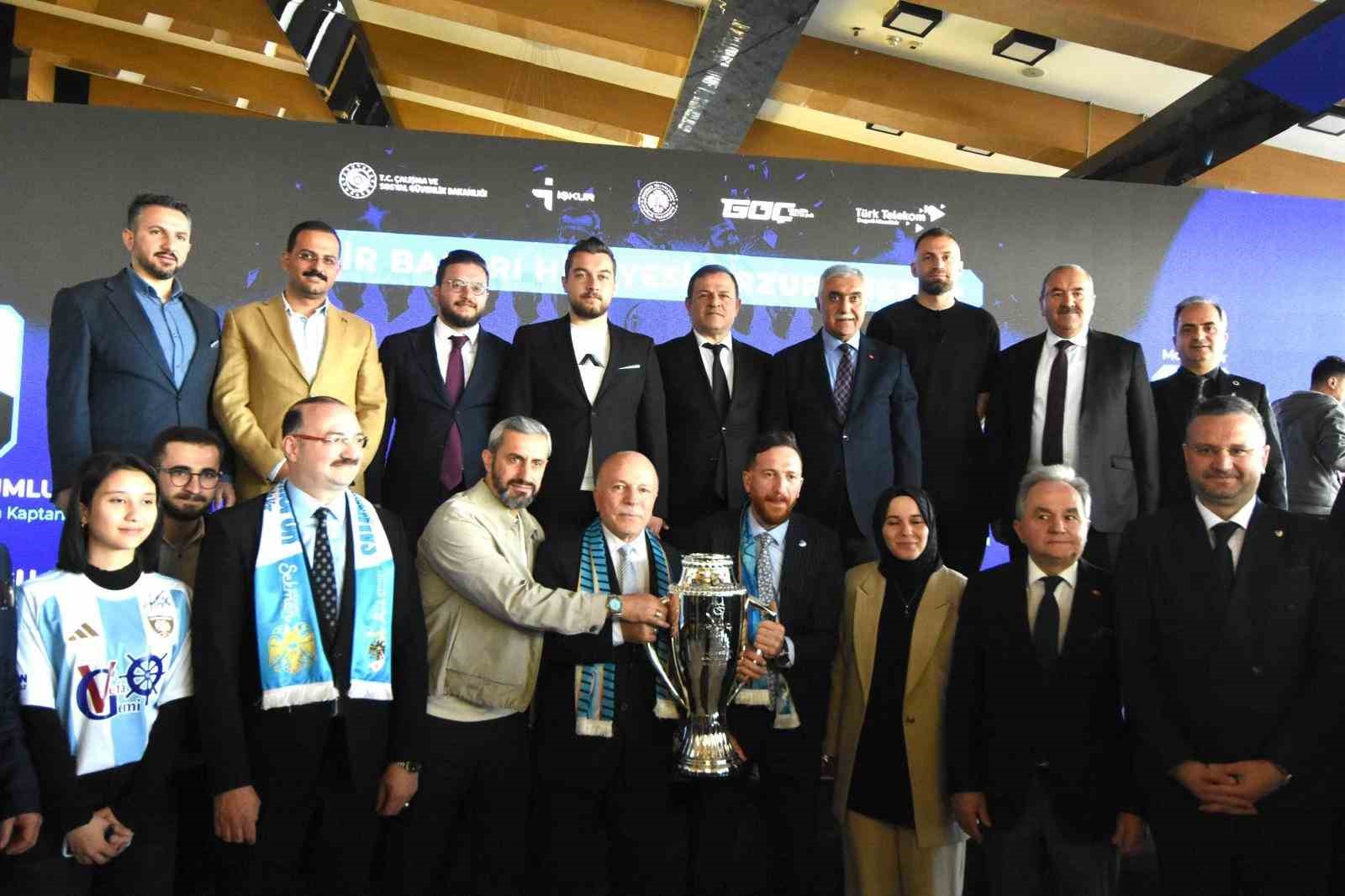 Erzurumspor&rsquo;un başarı hik&acirc;yesi KUDAKAF&rsquo;26&rsquo;da gen&ccedil;lerle buluştu
