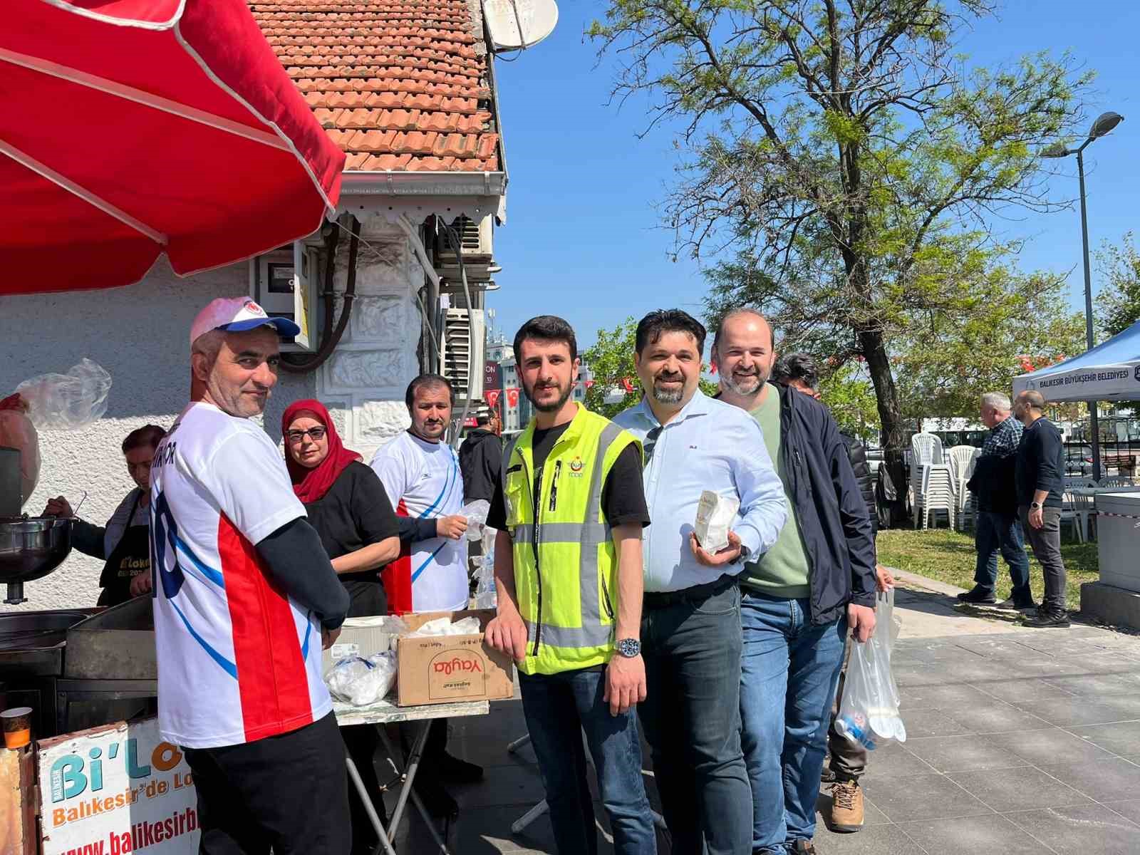 Balıkesir TCDD &ccedil;alışanlarından geleneksel lokma hayrı
