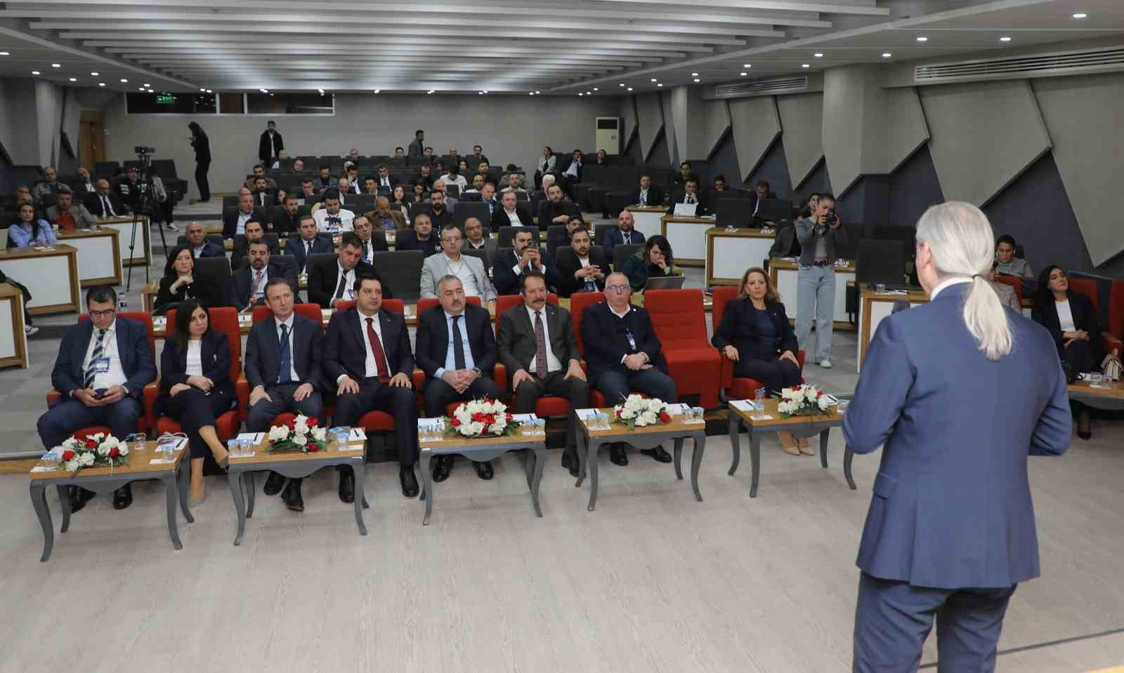 Van TSO&rsquo;da "Dijital D&ouml;n&uuml;ş&uuml;m Konferansı" d&uuml;zenlendi

