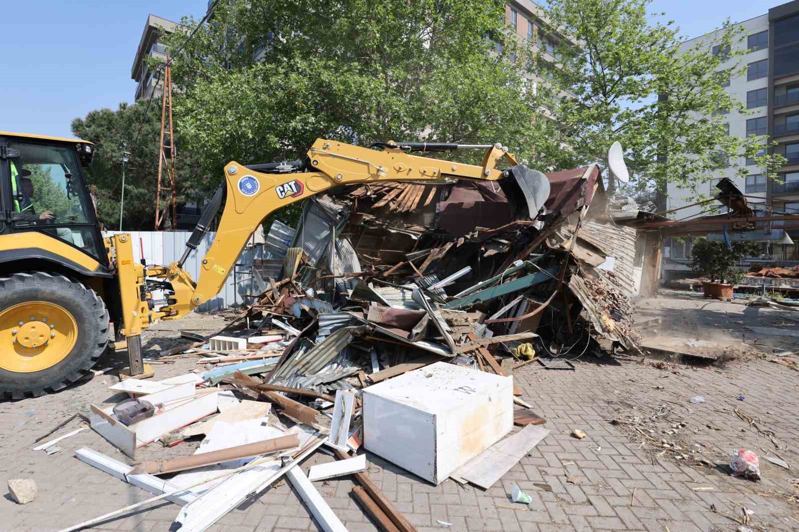 1050 Konutlar&rsquo;daki yeşil alan işgalden kurtarıldı
