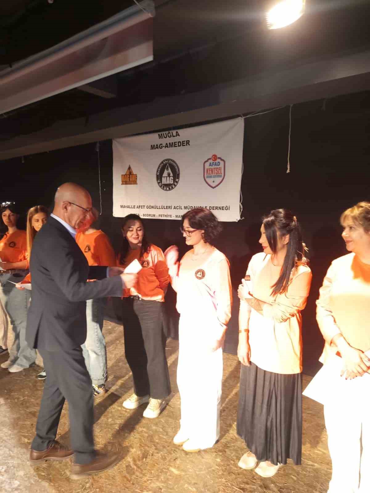 Dat&ccedil;a&rsquo;da 8. D&ouml;nem Mahalle Afet G&ouml;n&uuml;ll&uuml;leri Yemin T&ouml;reni d&uuml;zenlendi
