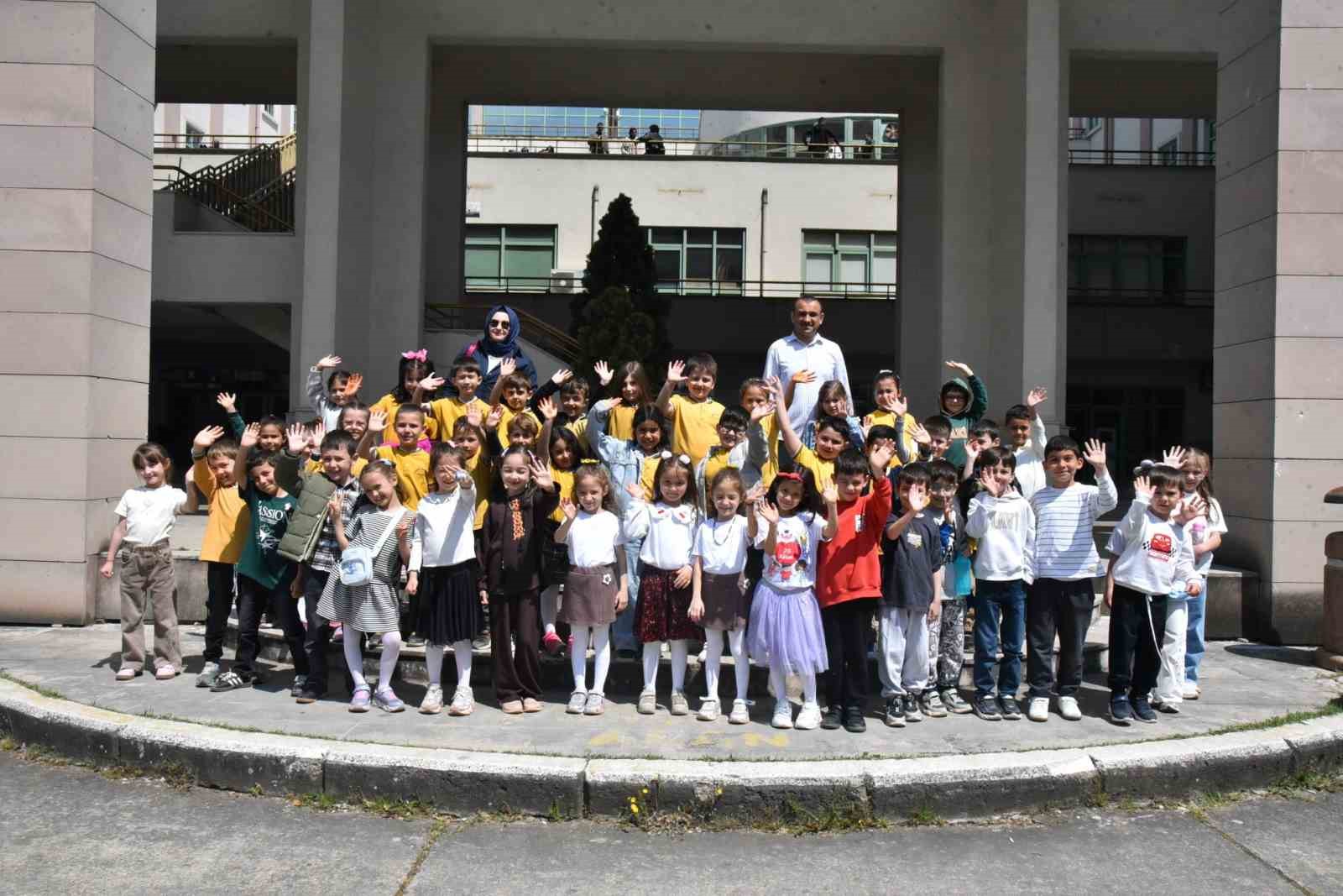 Öğrenciler dondurulmuş hayvan müzesini yakından inceledi