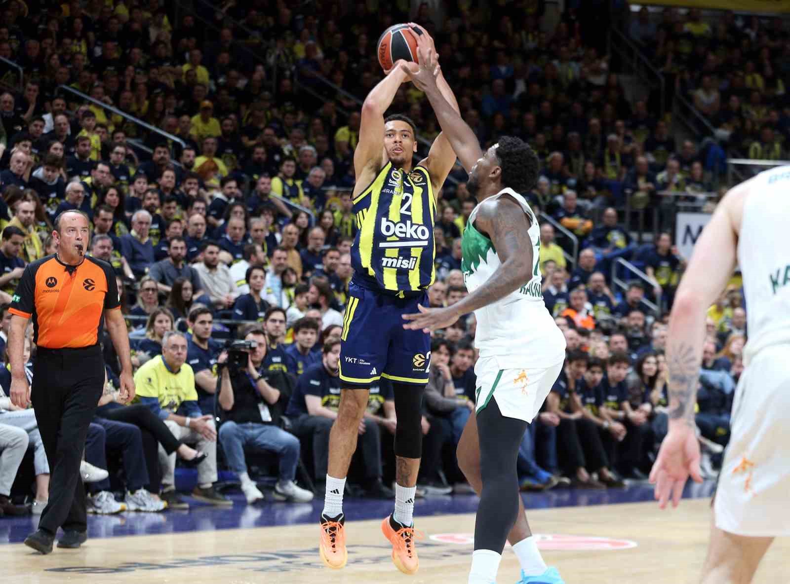 Fenerbahçe seride 2-0 öne geçti

