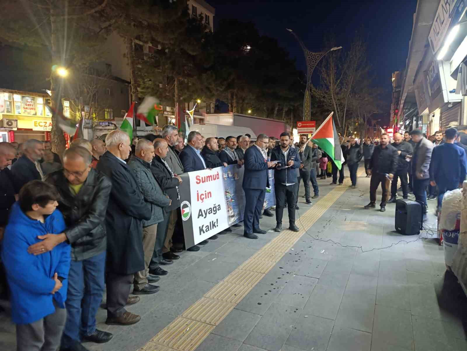 Tatvan&rsquo;da Sumud Filosu&rsquo;na destek eylemi
