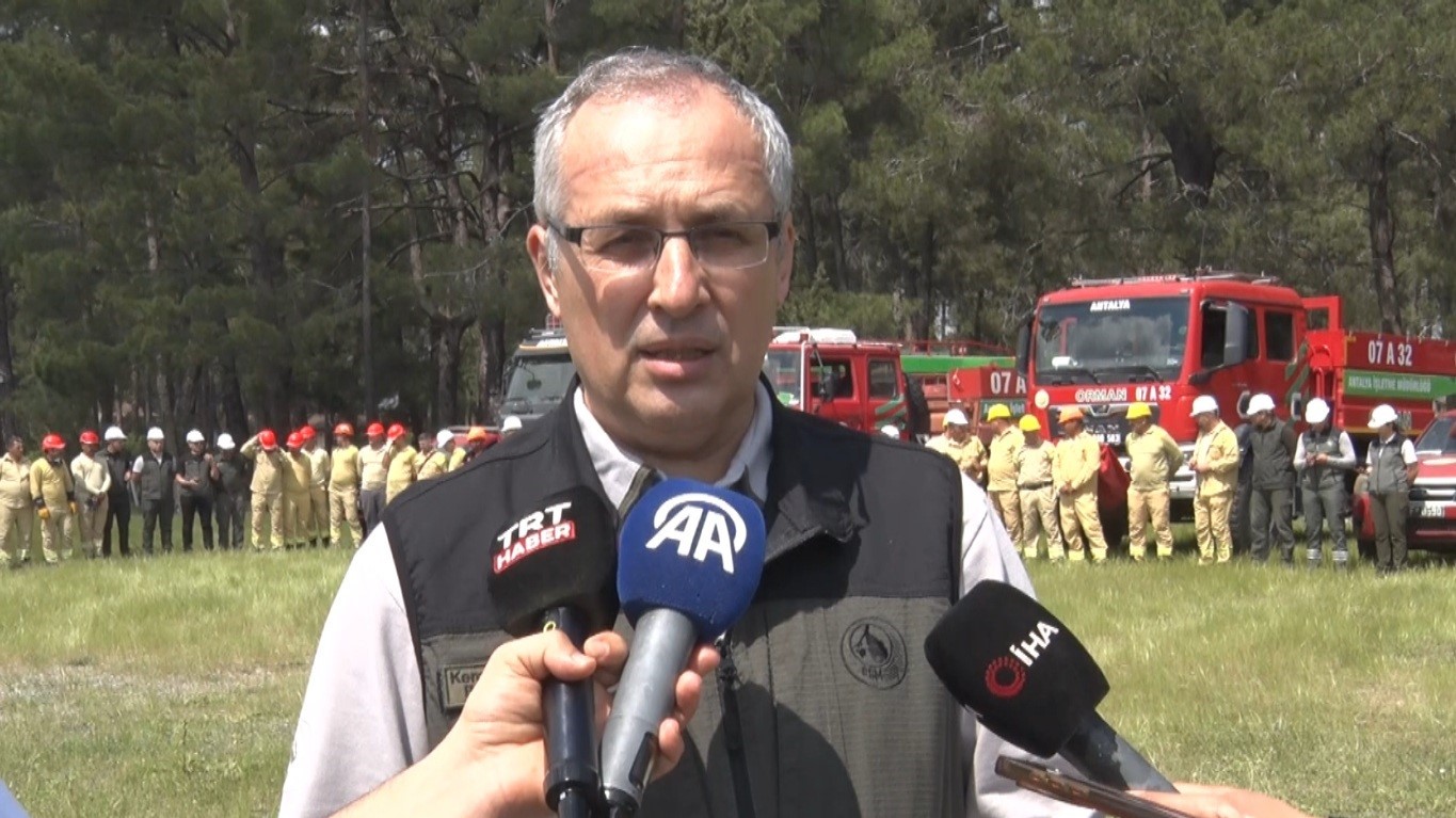 Antalya 2 bin 400 personel, 251 adet hava ve kara aracı ile muhtemel orman yangınlarına hazır
