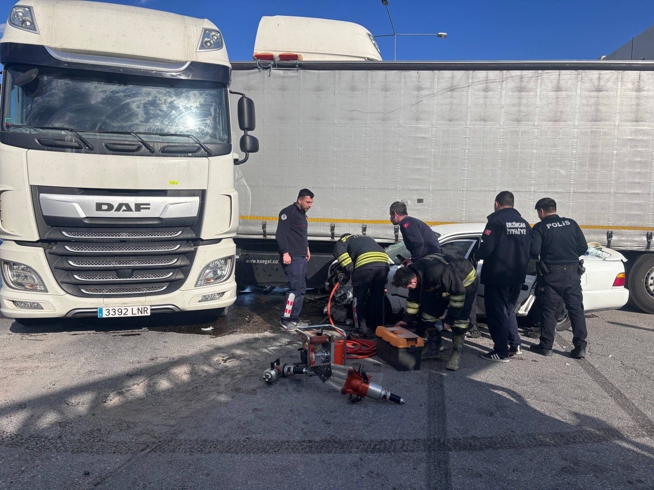 Erzincan-Sivas kara yolunda kaza: 2 yaralı
