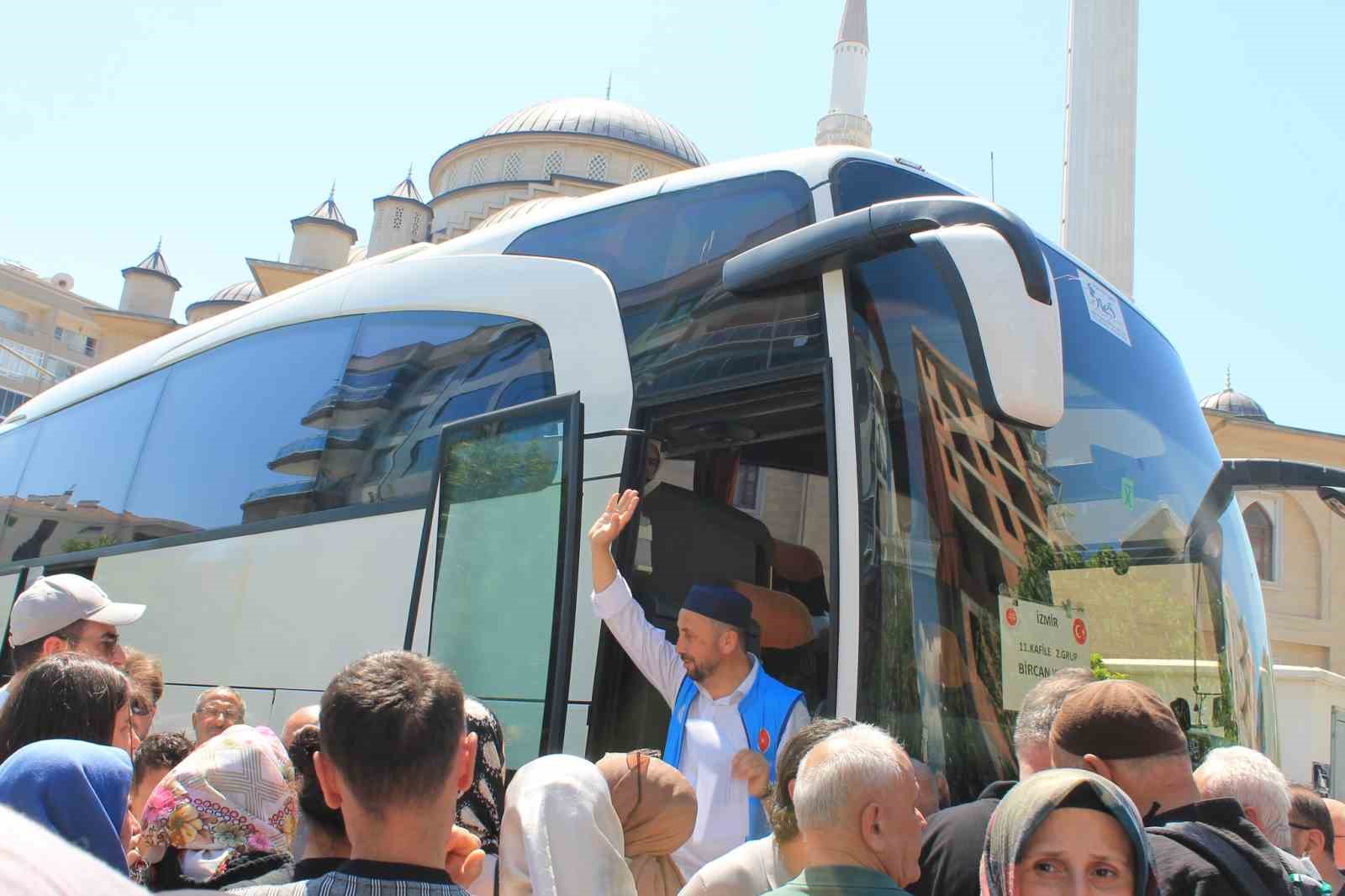 Aydın’da hacı adayları dualarla uğurlandı 