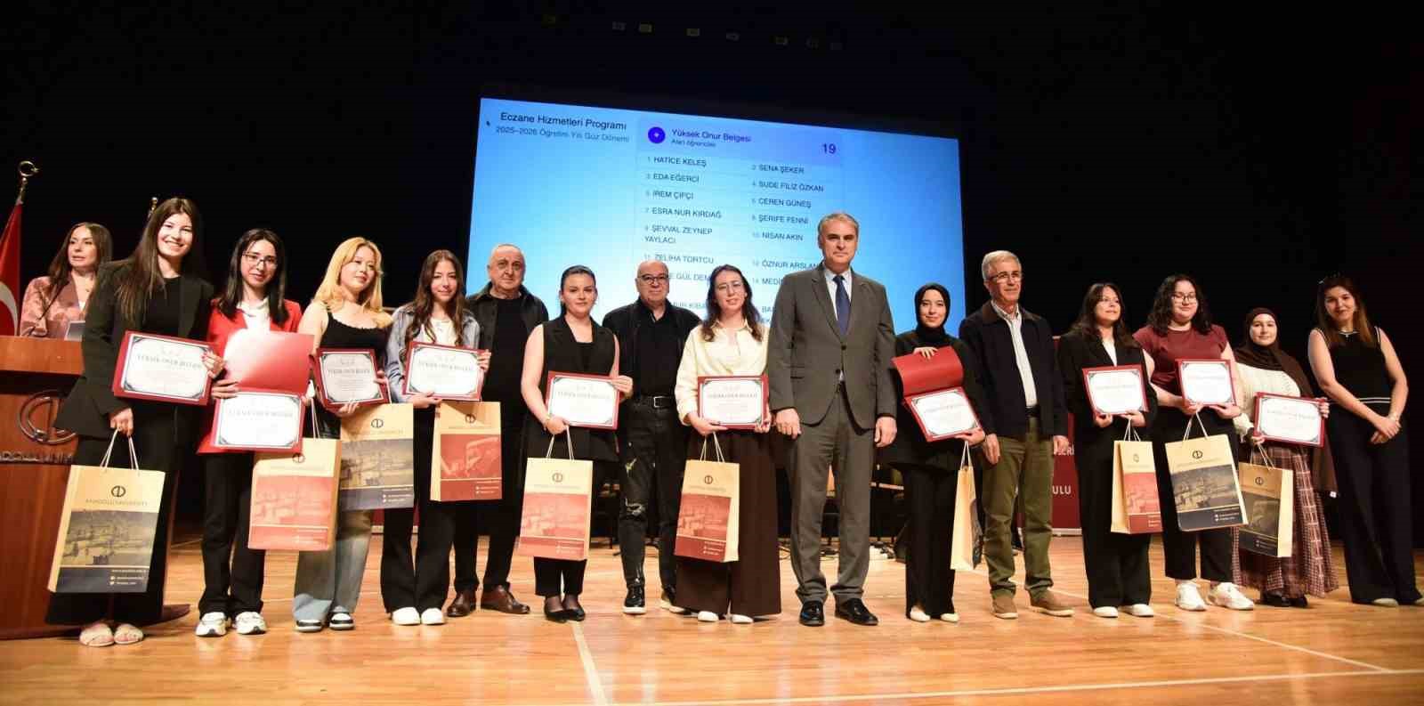 YEMYO &ouml;ğrencileri akademik başarılarıyla &ouml;d&uuml;llendirildi
