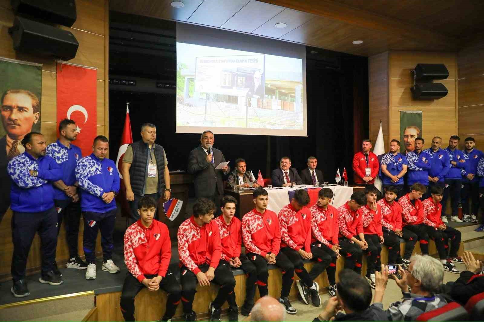 D&uuml;zcespor olağan&uuml;st&uuml; genel kurulu yapıldı
