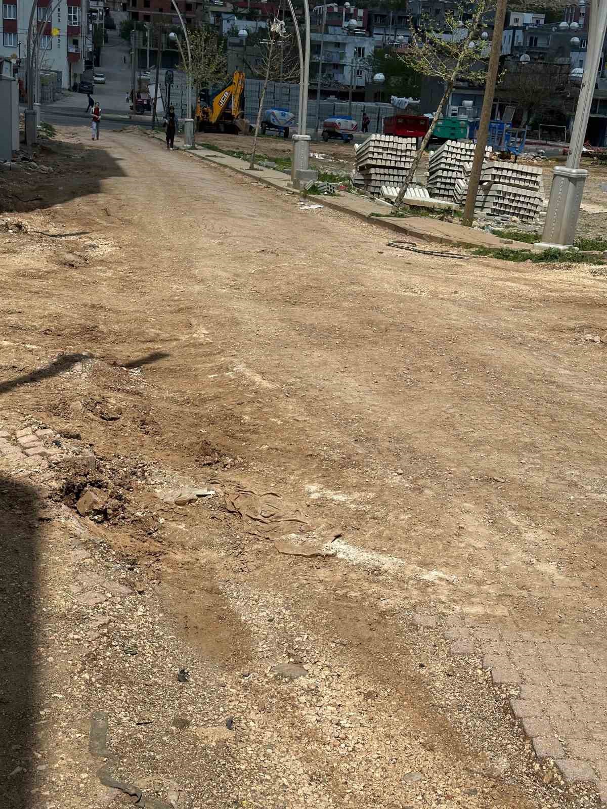 Mazıdağı&rsquo;nda bozuk yollar tepki &ccedil;ekiyor
