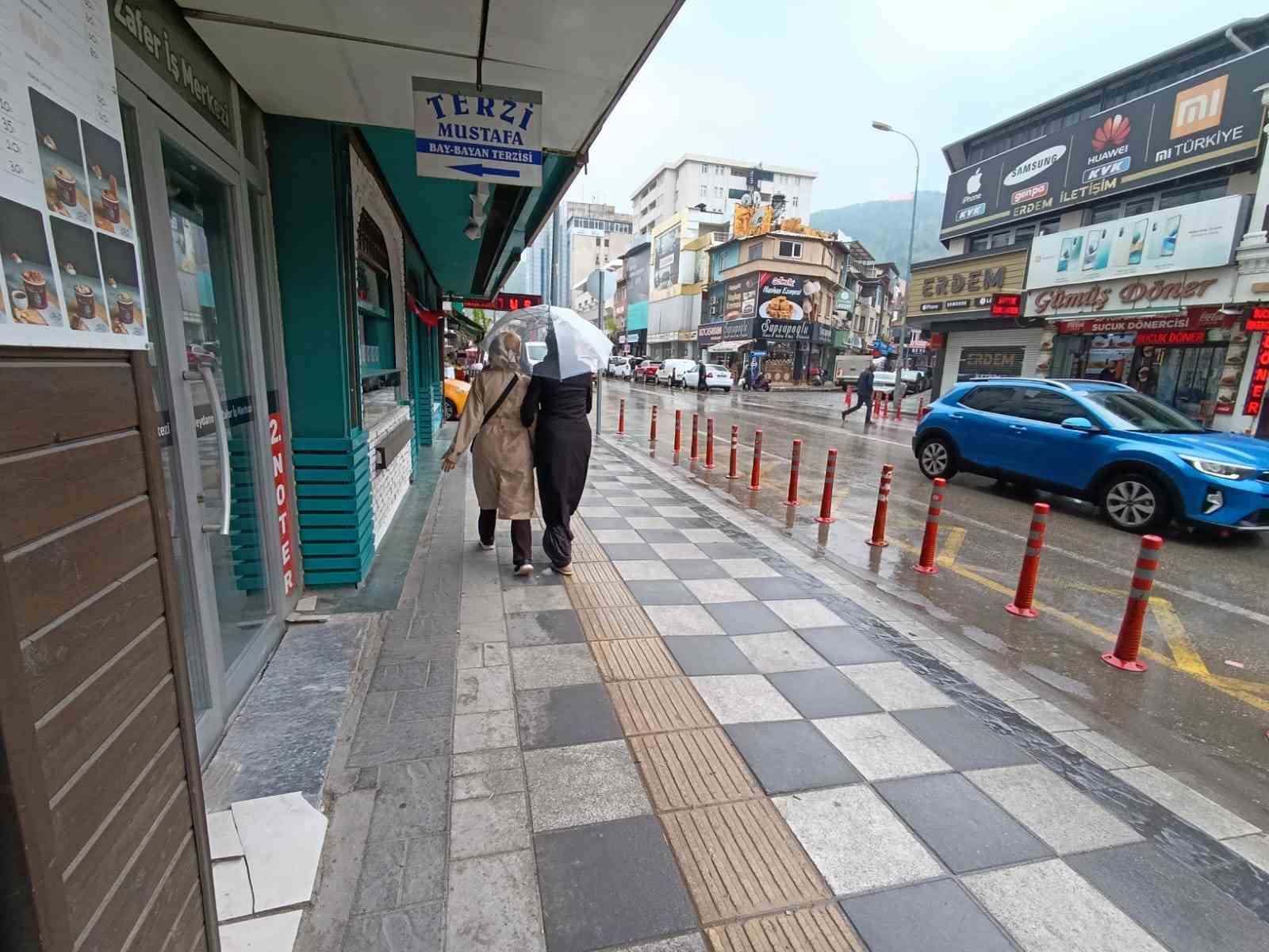 Afyonkarahisar&rsquo;da yağmur yağışı etkili oldu
