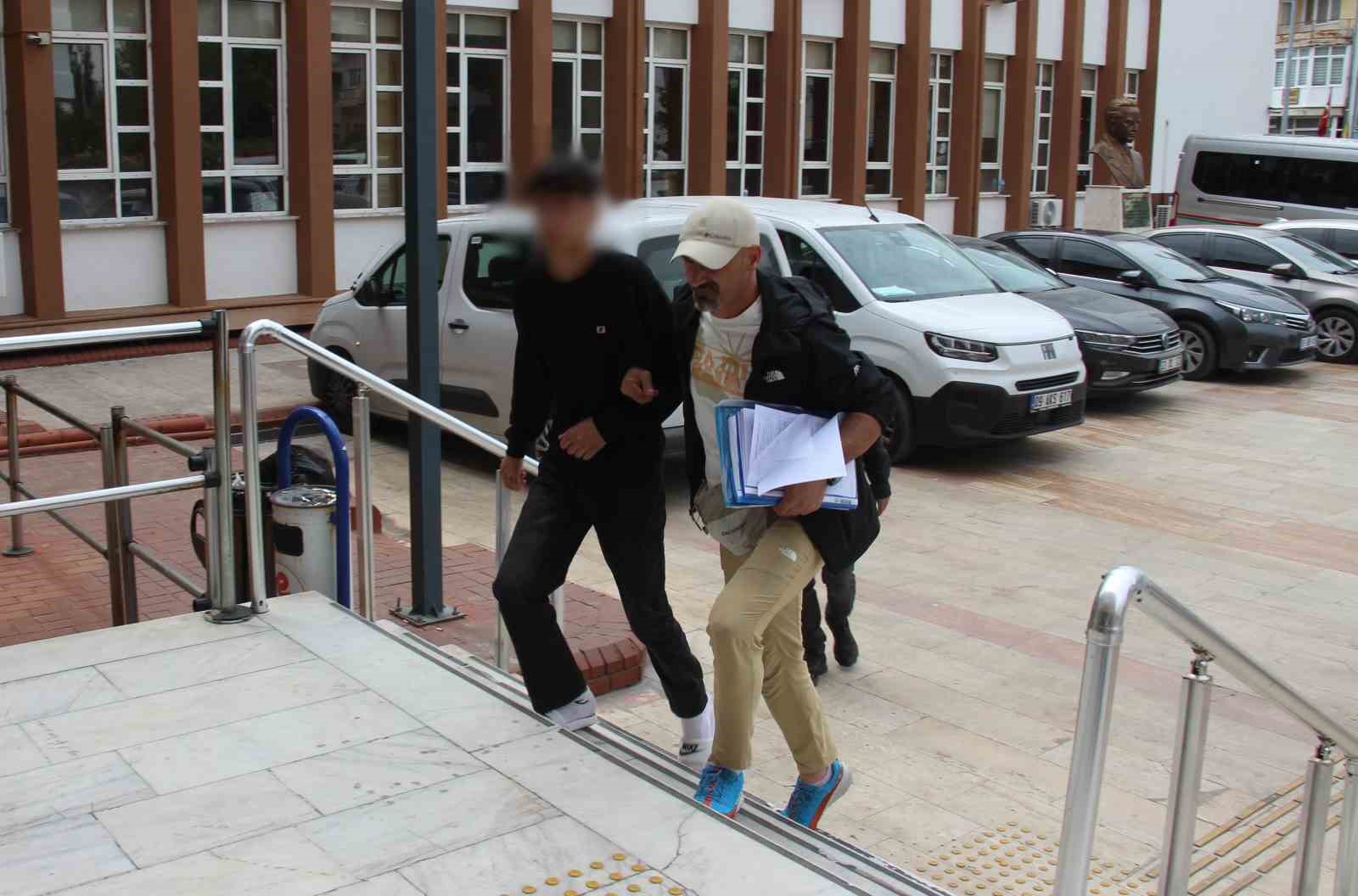 &Ouml;l&uuml;mle biten silahlı kavganın ş&uuml;phelileri adliyeye sevk edildi
