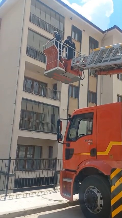 Elazığ&rsquo;da haber alınmayan yaşlı kadın evinde &ouml;l&uuml; bulundu
