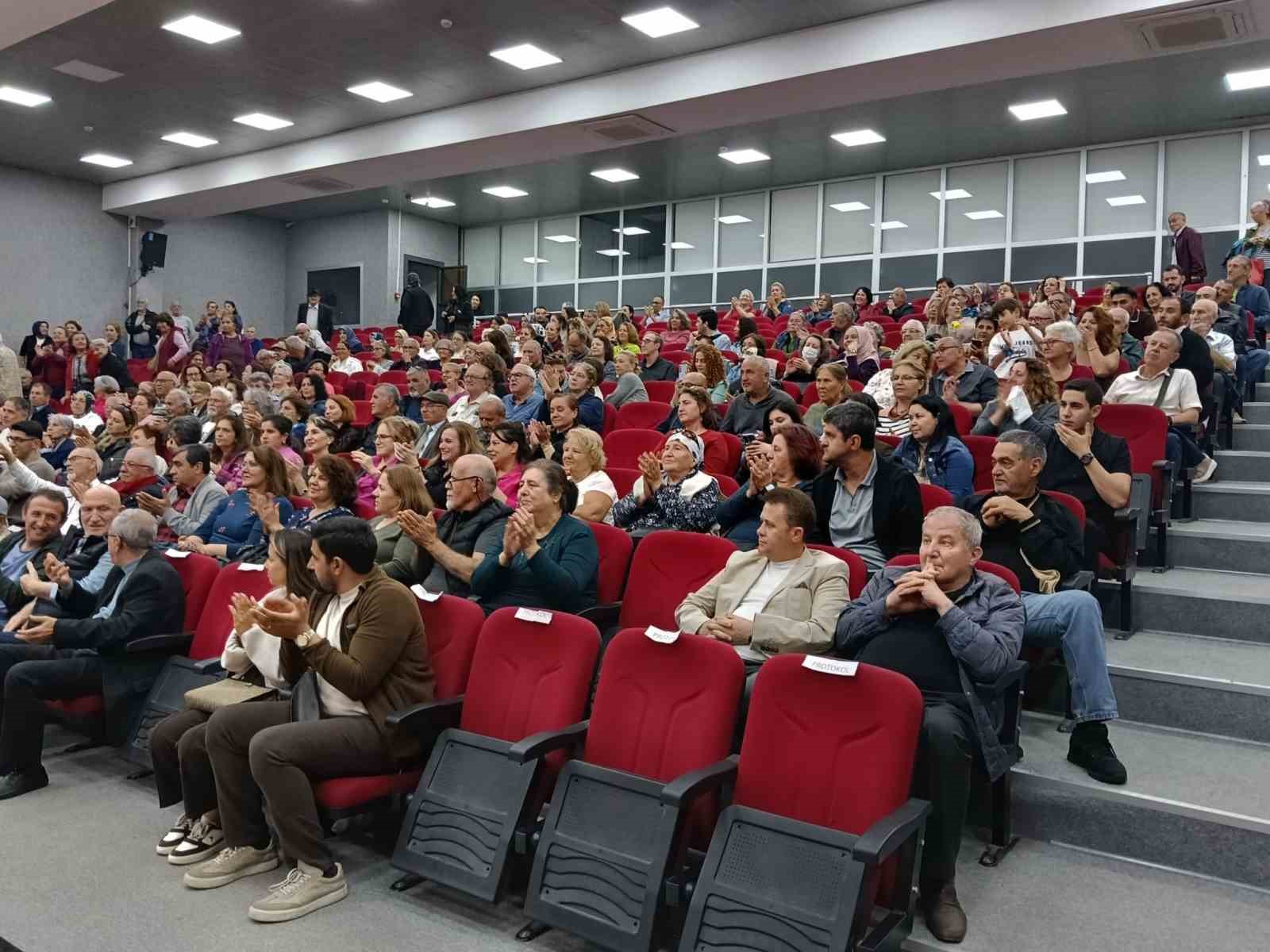 G&ouml;me&ccedil;&rsquo; de bahara merhaba konseri yoğun ilgi g&ouml;rd&uuml;
