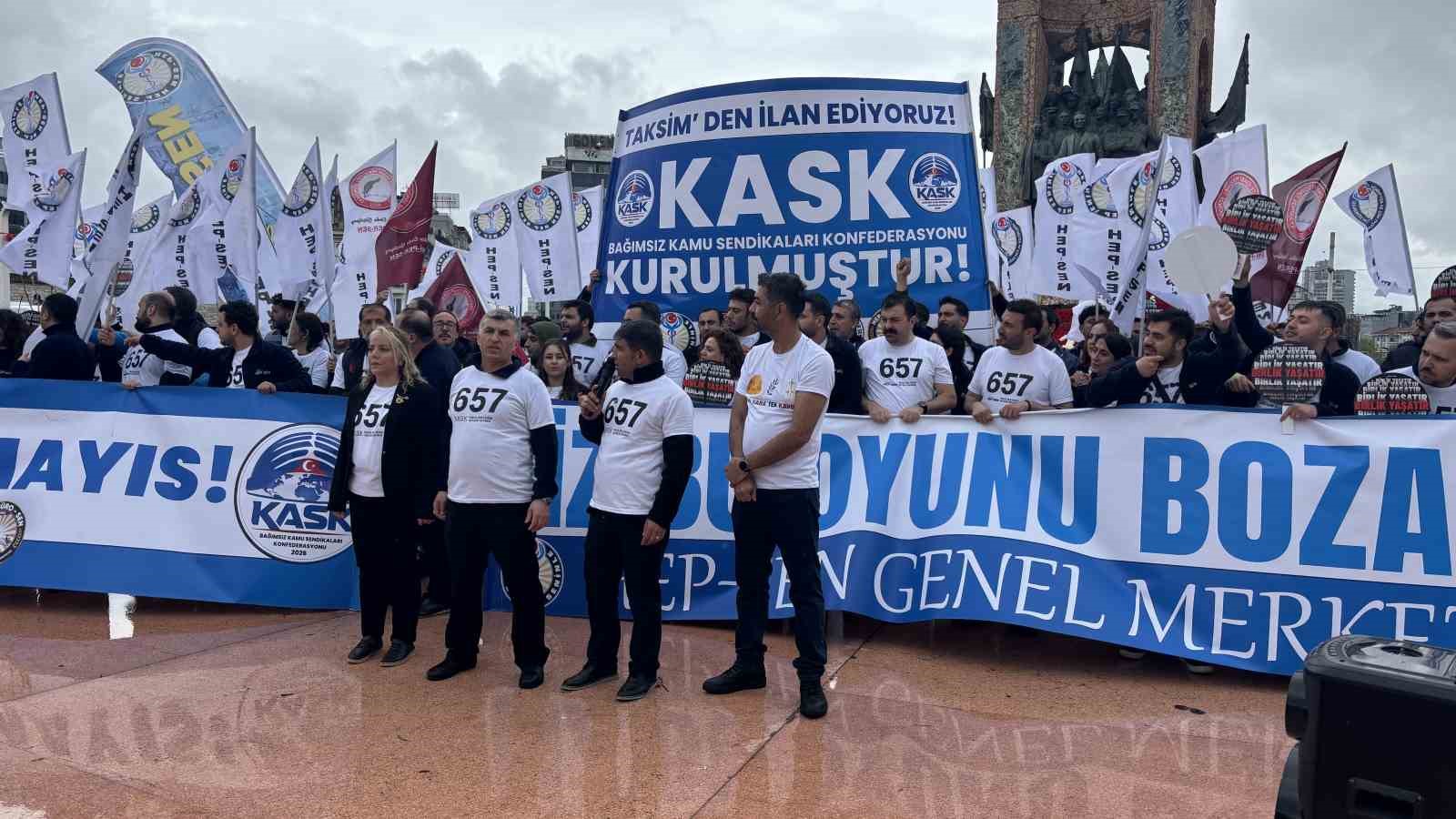 HEP-SEN 1 Mayıs&rsquo;ı Taksim&rsquo;de kutladı
