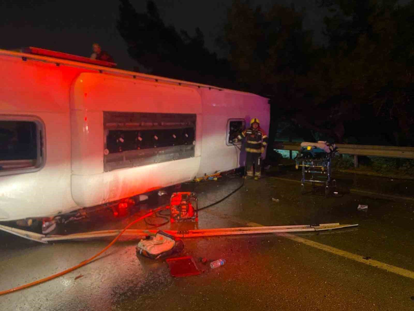 3 kişinin &ouml;ld&uuml;ğ&uuml; kazada otob&uuml;s&uuml;n Tekirdağ&rsquo;da otogardan &ccedil;ıkış anına ait g&ouml;r&uuml;nt&uuml;ler ortaya &ccedil;ıktı
