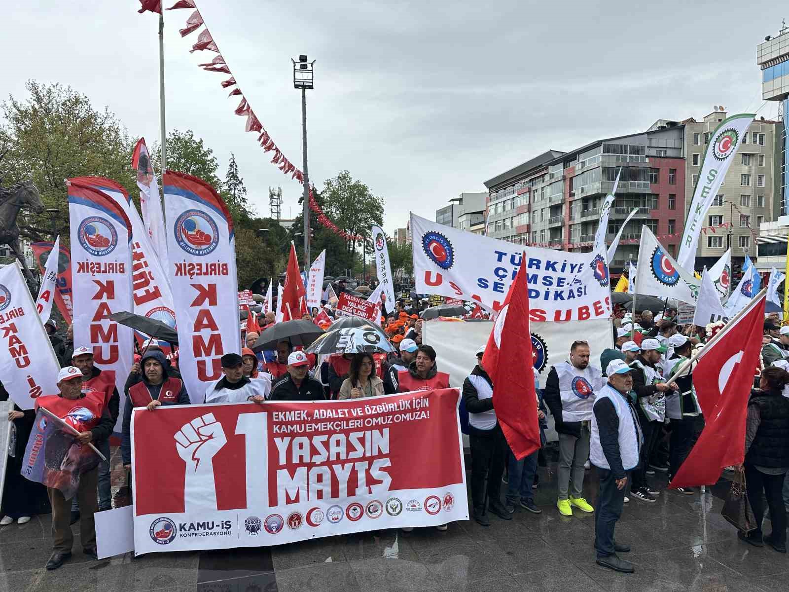 Uşak&rsquo;ta 1 Mayıs Emek ve Dayanışma G&uuml;n&uuml; etkinliklerle kutlandı
