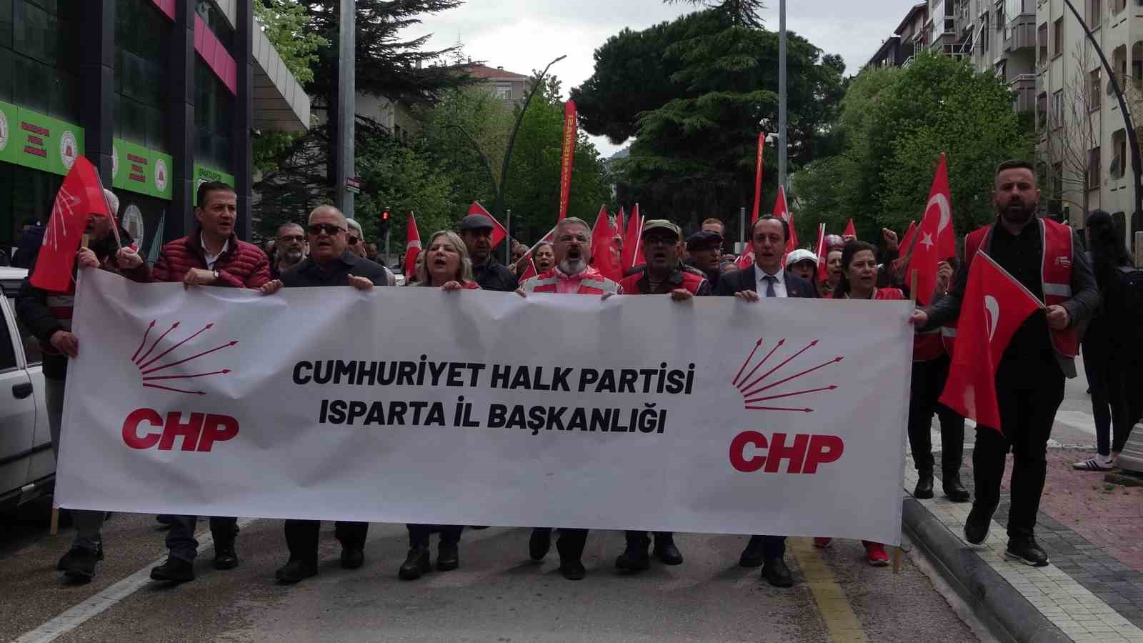 Isparta&rsquo;da 1 Mayıs Emek ve Dayanışma G&uuml;n&uuml; halaylarla kutlandı
