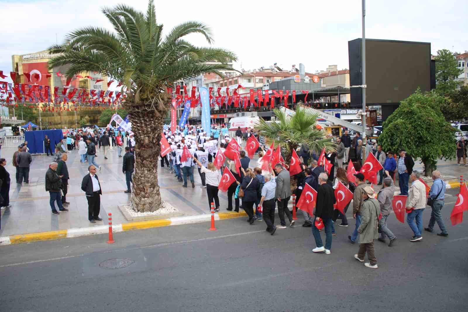 Aydın&rsquo;da &rsquo;iş&ccedil;iler&rsquo; i&ccedil;in y&uuml;r&uuml;d&uuml;ler
