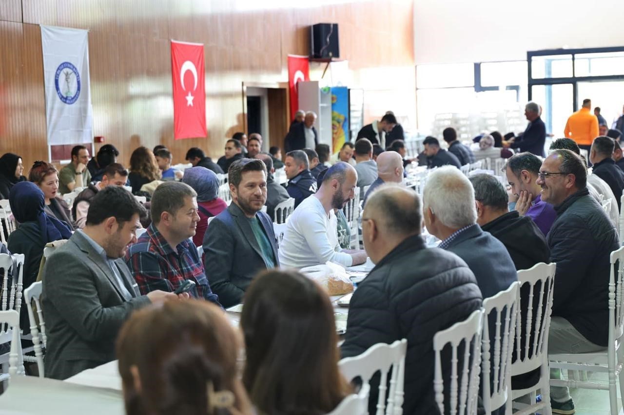 Tavas&rsquo;ta emeğin bayramı sofrada kutlandı; Başkan Tatıl&rsquo;tan anlamlı buluşma
