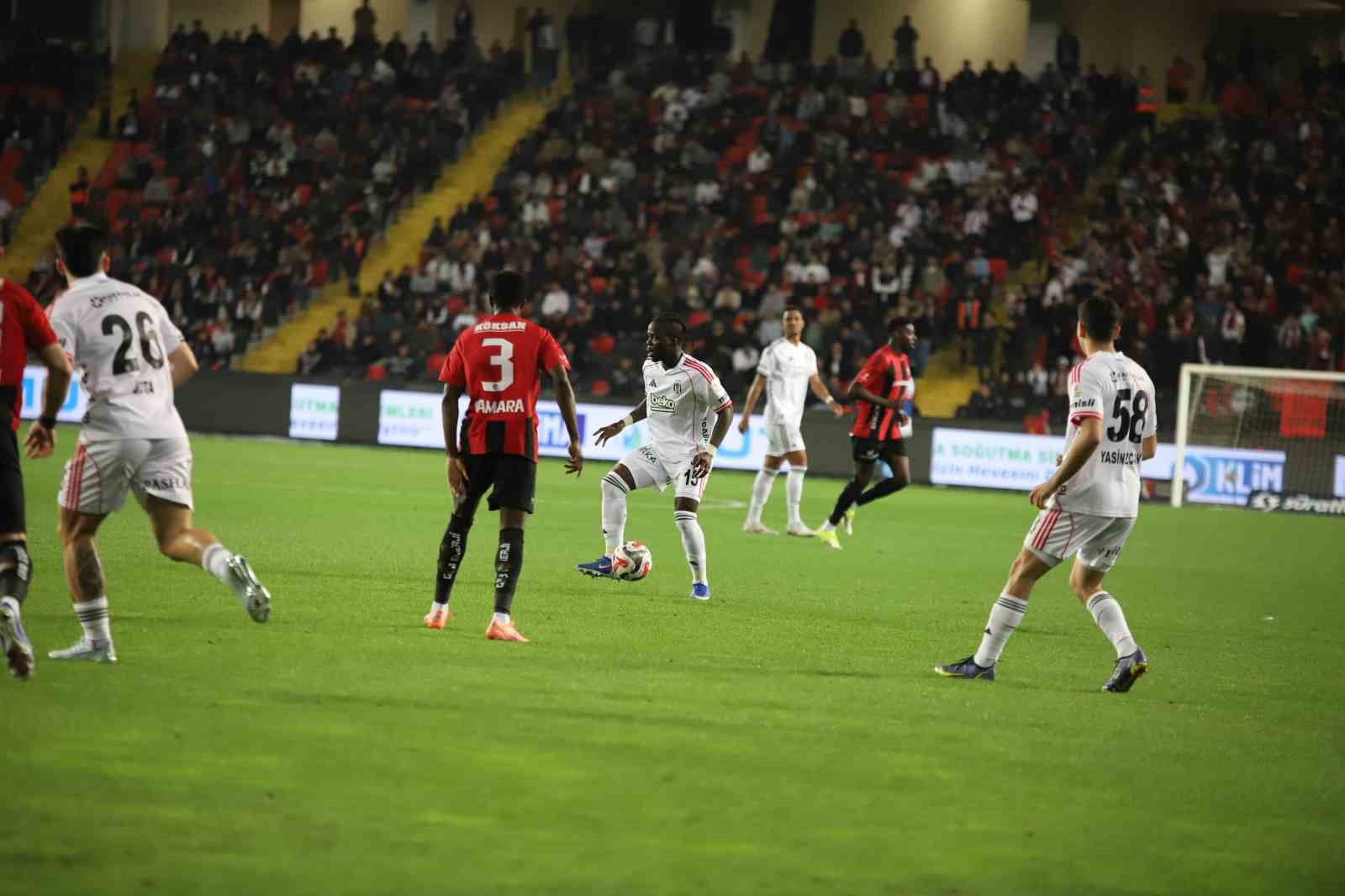 Trendyol Süper Lig: Gaziantep FK: 0 - Beşiktaş: 2 (Maç devam ediyor)