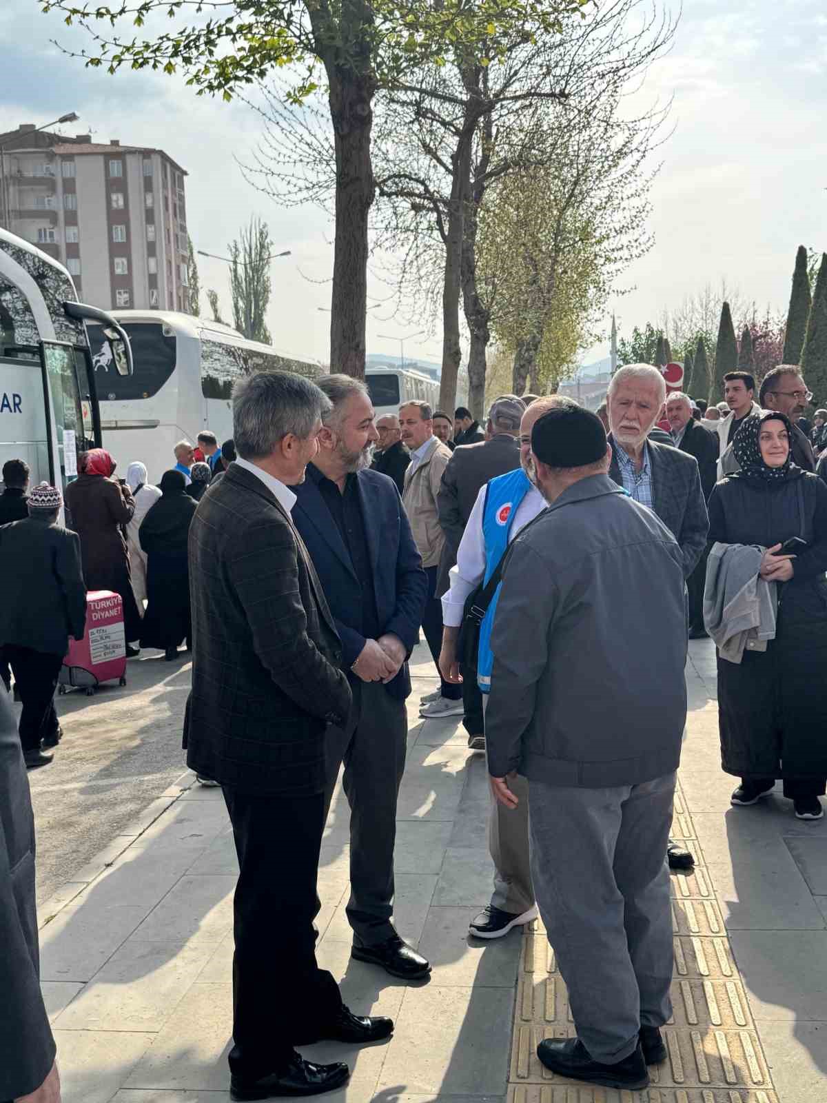 &Ccedil;orum&rsquo;da 325 hacı adayı dualarla uğurlandı
