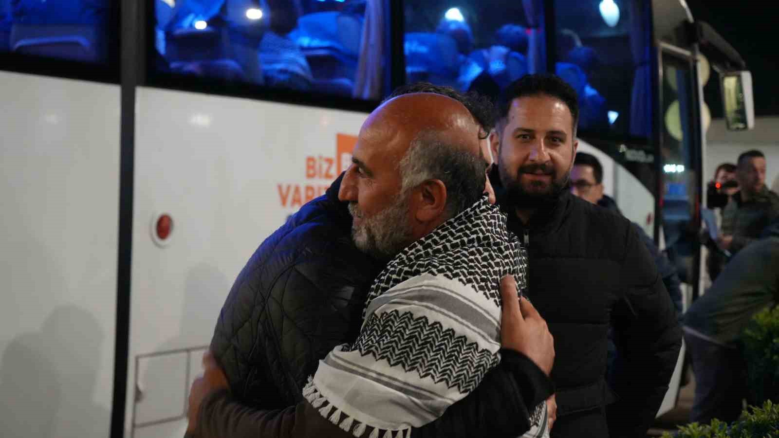 İsrail’in alıkoyduğu Sumud Filosu aktivistleri İstanbul’a getirildi