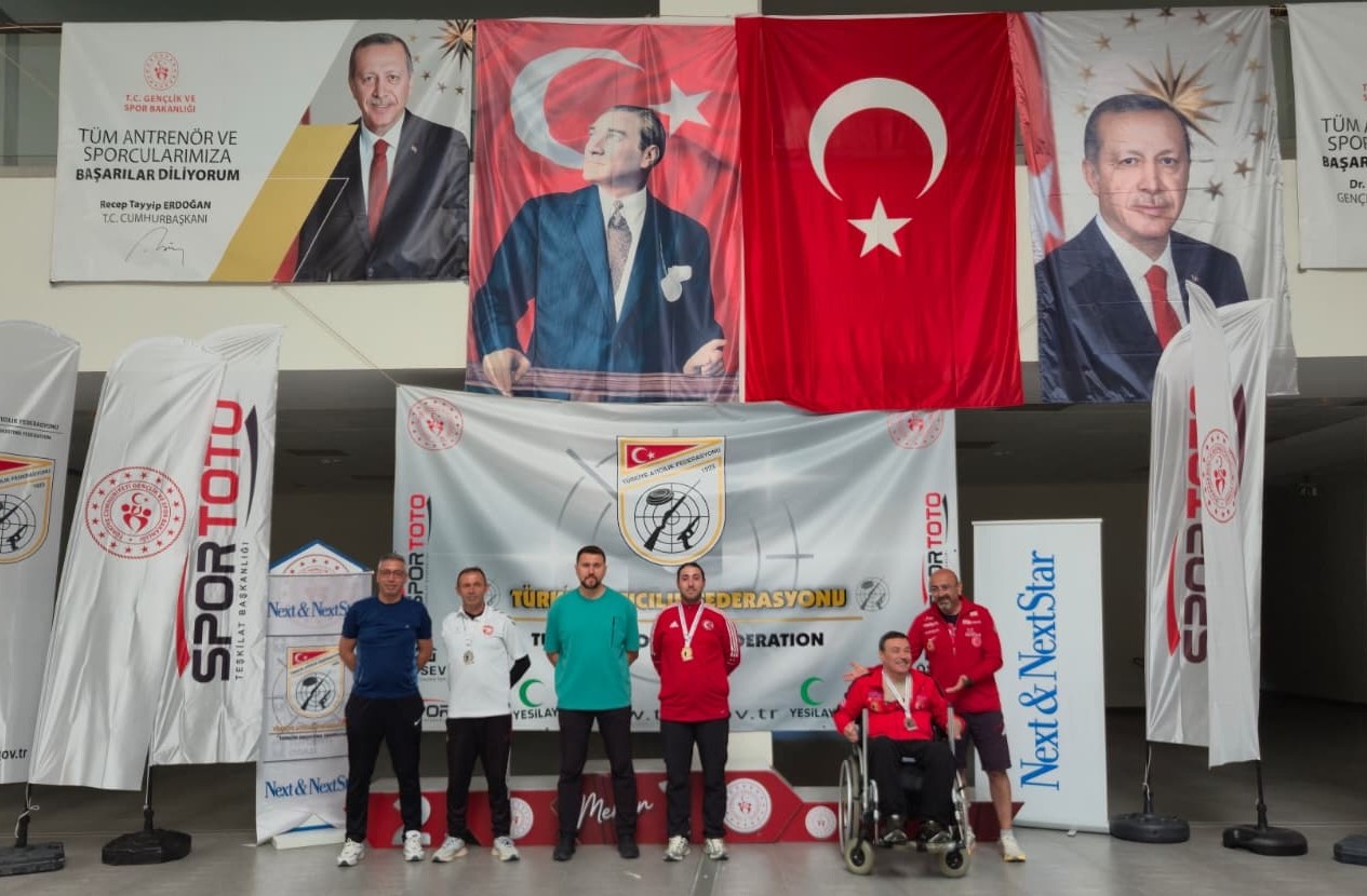 Manisalı Samet Ak&ccedil;a&rsquo;dan T&uuml;rkiye Şampiyonası&rsquo;nda madalya yağmuru
