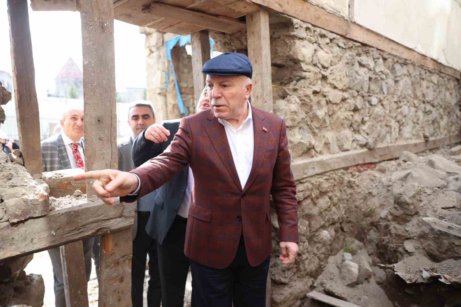 Başkan Sekmen ve Vali Baruş&rsquo;tan Erzurum&rsquo;da saha incelemesi
