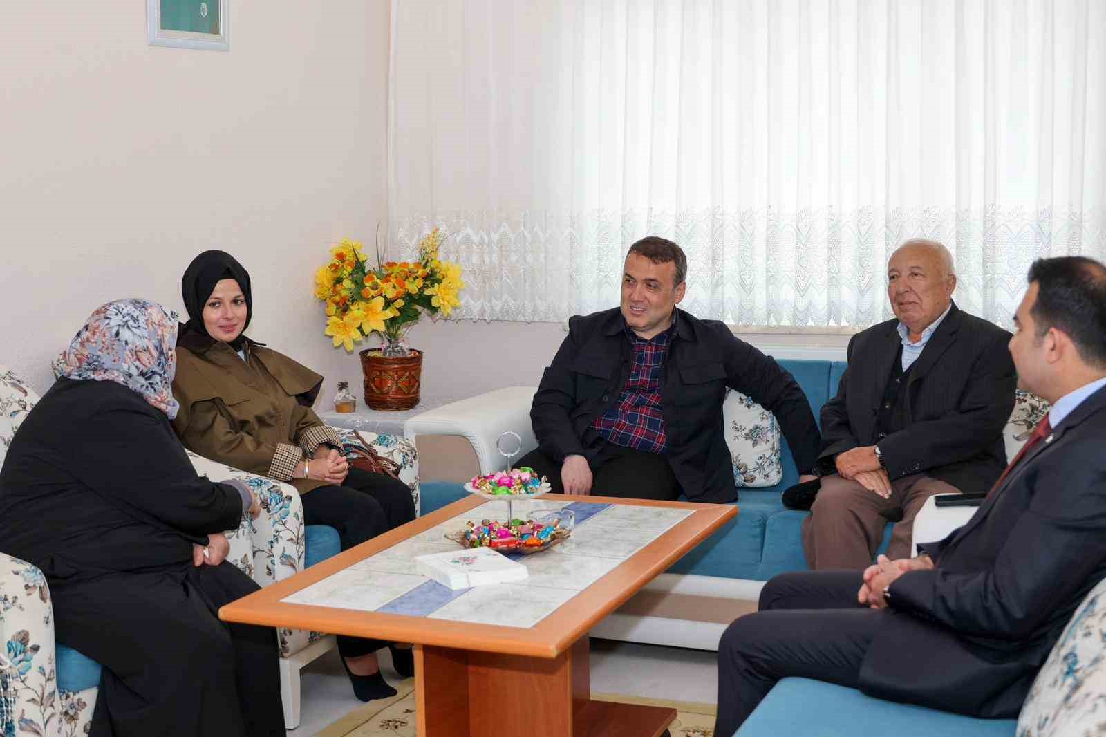 Bilecik Valisi S&ouml;zer&rsquo;den şehit ailesine destek
