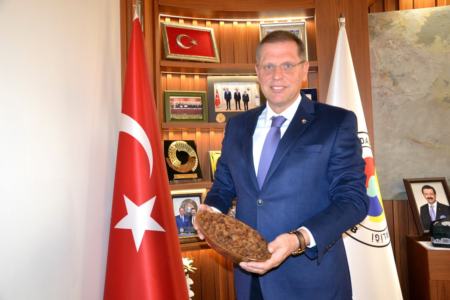 Manisa&rsquo;dan 321 milyon dolarlık kuru &uuml;z&uuml;m ihracatı
