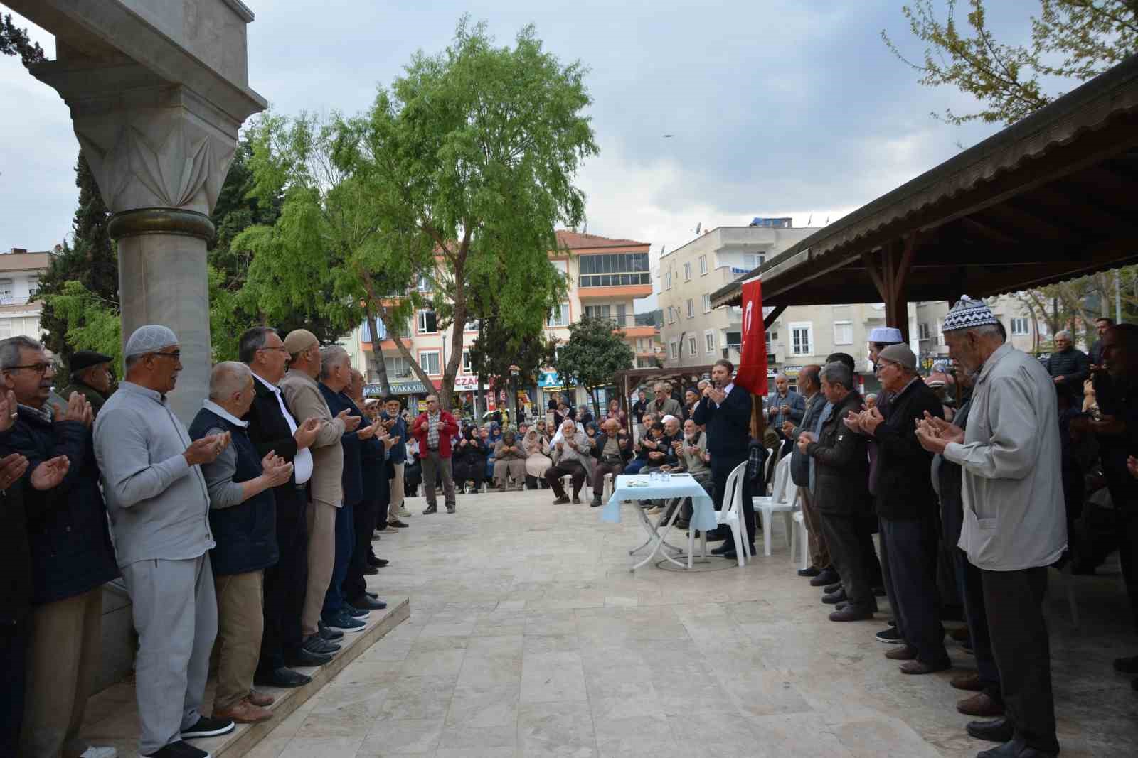 Korkuteli&rsquo;de 103 hacı adayı uğurlandı
