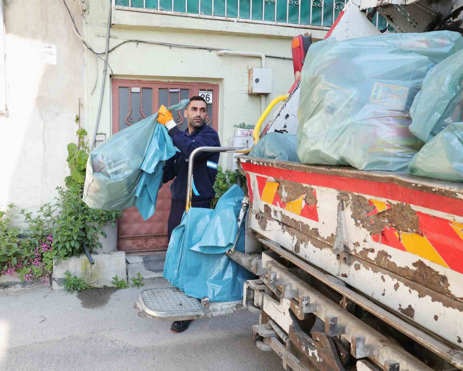 Osmangazi Belediyesi 73 bin ağacın kesilmesini &ouml;nledi
