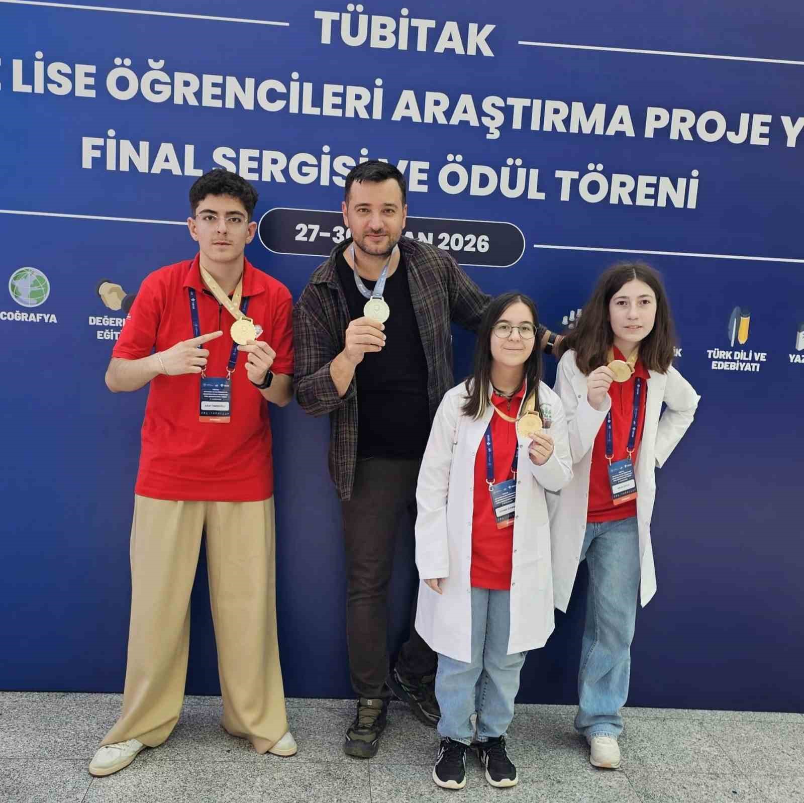 Erzurum&rsquo;un gen&ccedil;lerinden T&Uuml;BİTAK&rsquo;ta tarihi başarı
