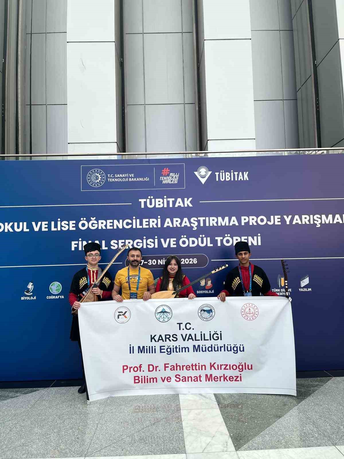 Kars&rsquo;tan T&Uuml;BİTAK yarışmasında gururlandıran başarı: T&uuml;rkiye &uuml;&ccedil;&uuml;nc&uuml;l&uuml;ğ&uuml; geldi
