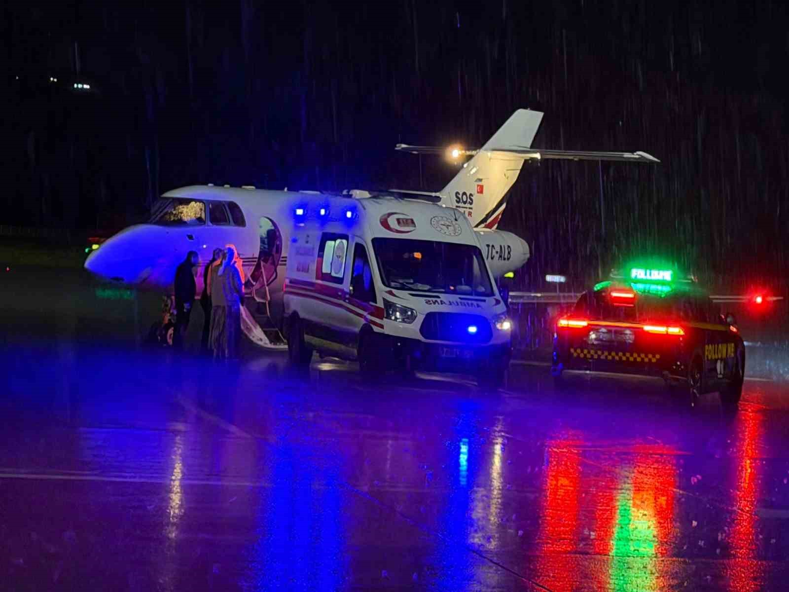 Ambulans u&ccedil;ak 10 aylık bebek i&ccedil;in Şırnak&rsquo;tan Ankara&rsquo;ya havalandı
