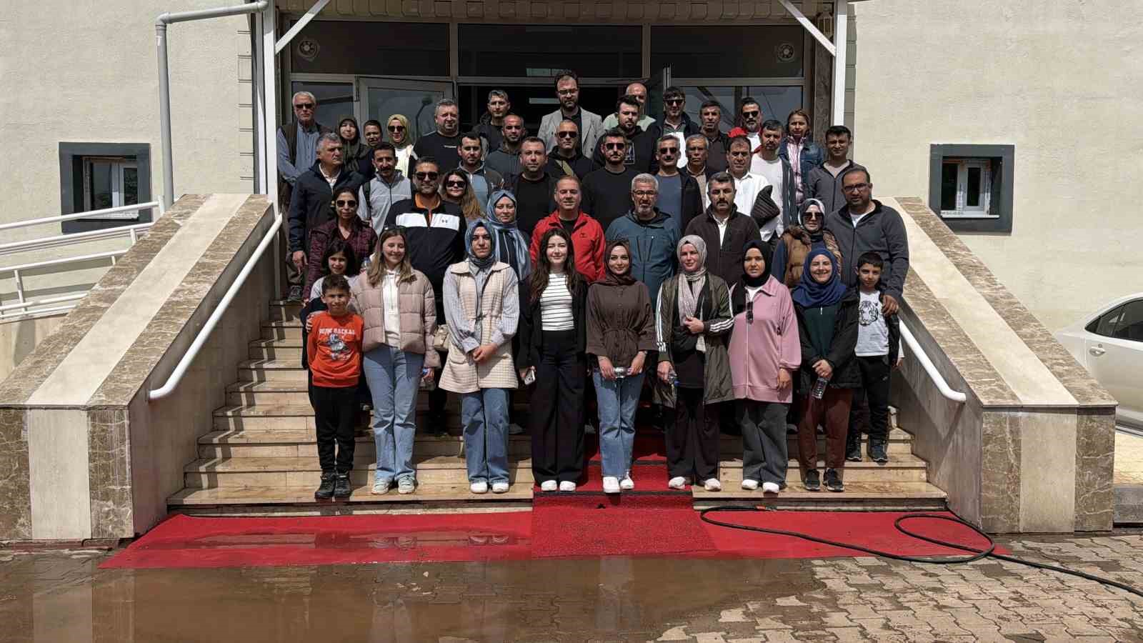 Yeşillikler beldesi Tut il&ccedil;esinde doğa y&uuml;r&uuml;y&uuml;ş&uuml;
